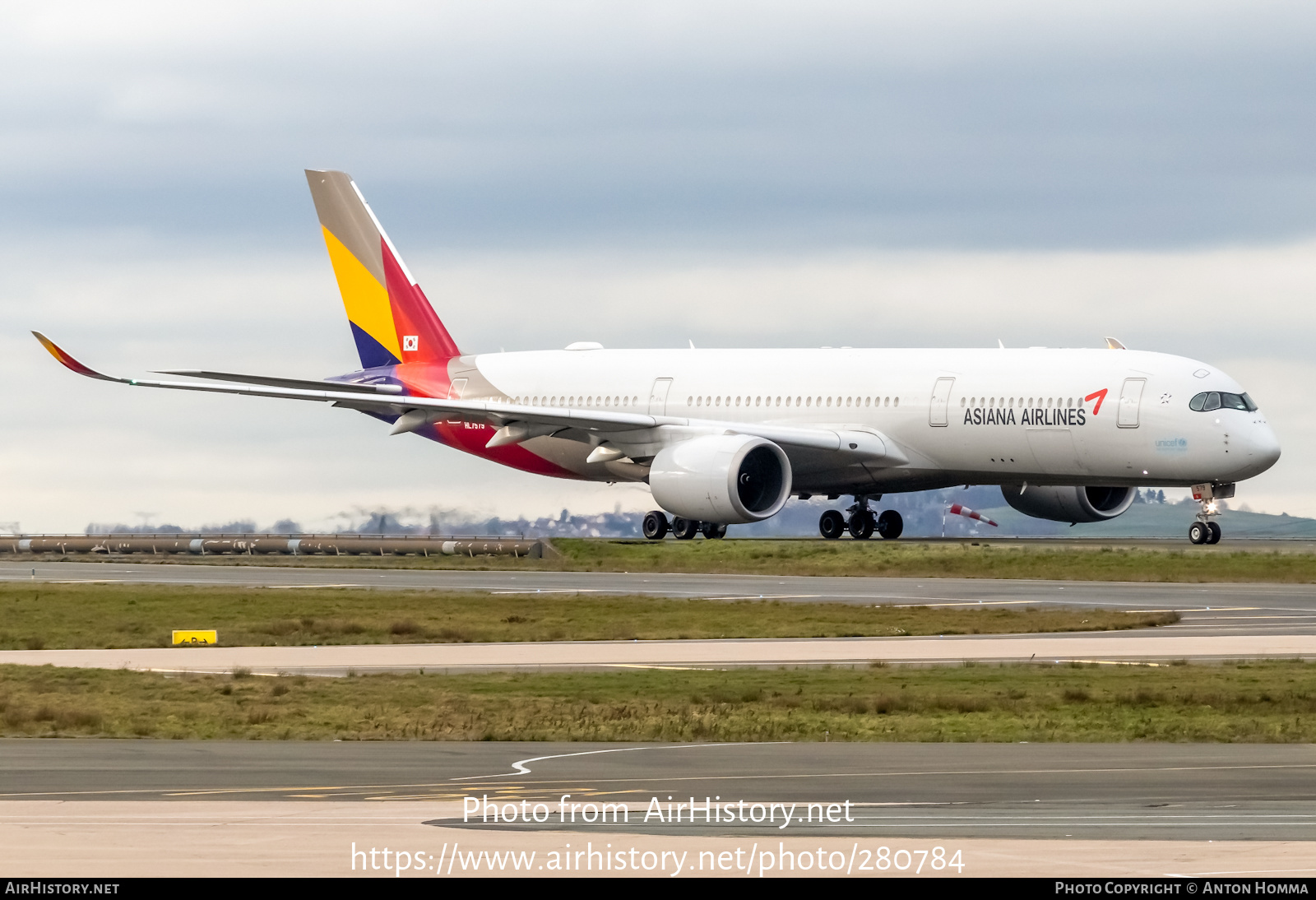 Aircraft Photo of HL7579 | Airbus A350-941 | Asiana Airlines | AirHistory.net #280784