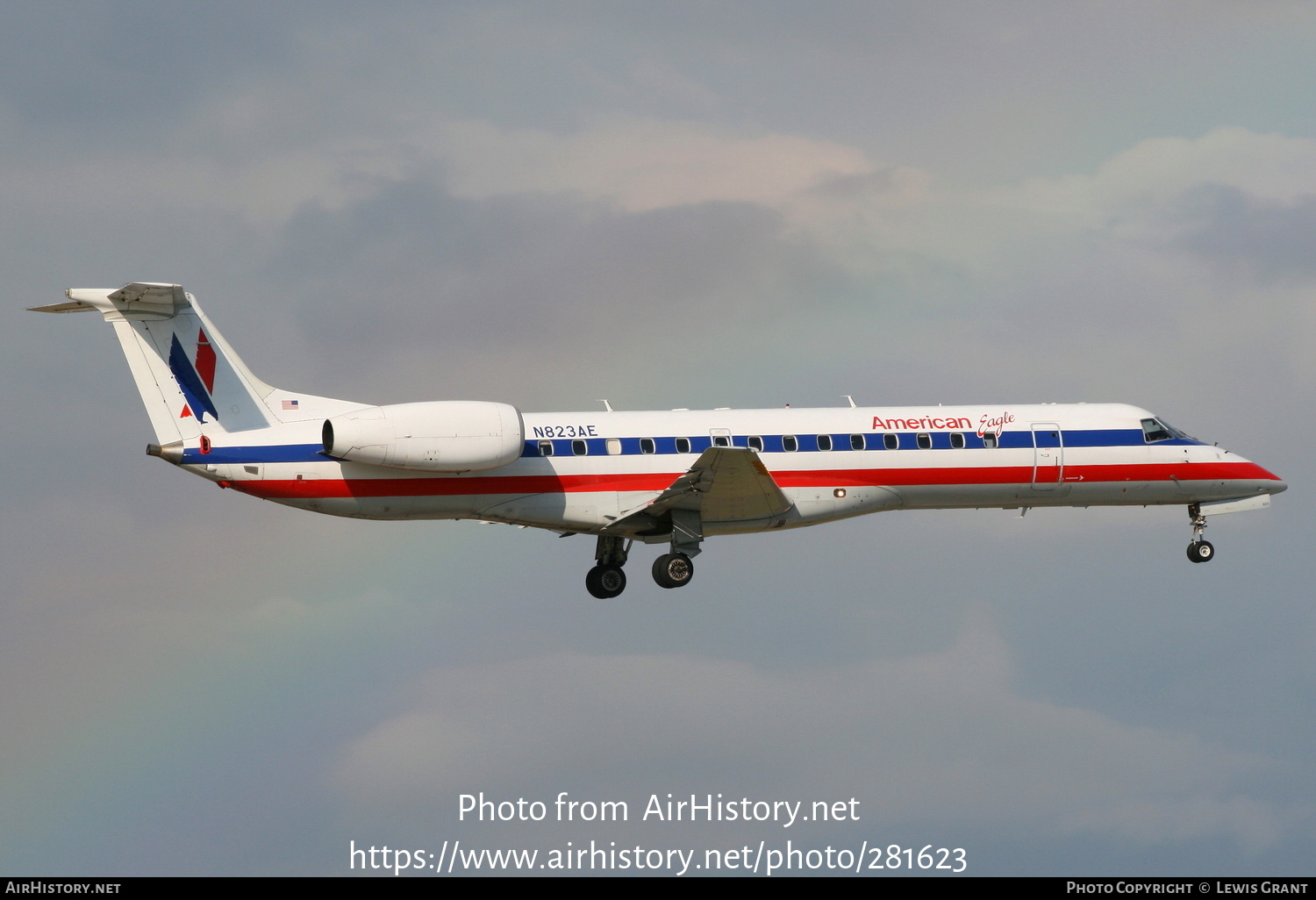 Aircraft Photo of N823AE | Embraer ERJ-140LR (EMB-135KL) | American Eagle | AirHistory.net #281623