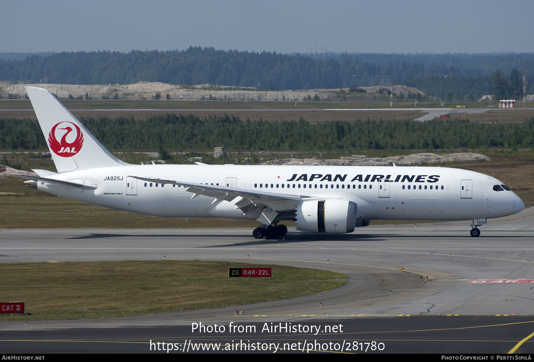 Aircraft Photo of JA825J | Boeing 787-8 Dreamliner | Japan Airlines - JAL | AirHistory.net #281780