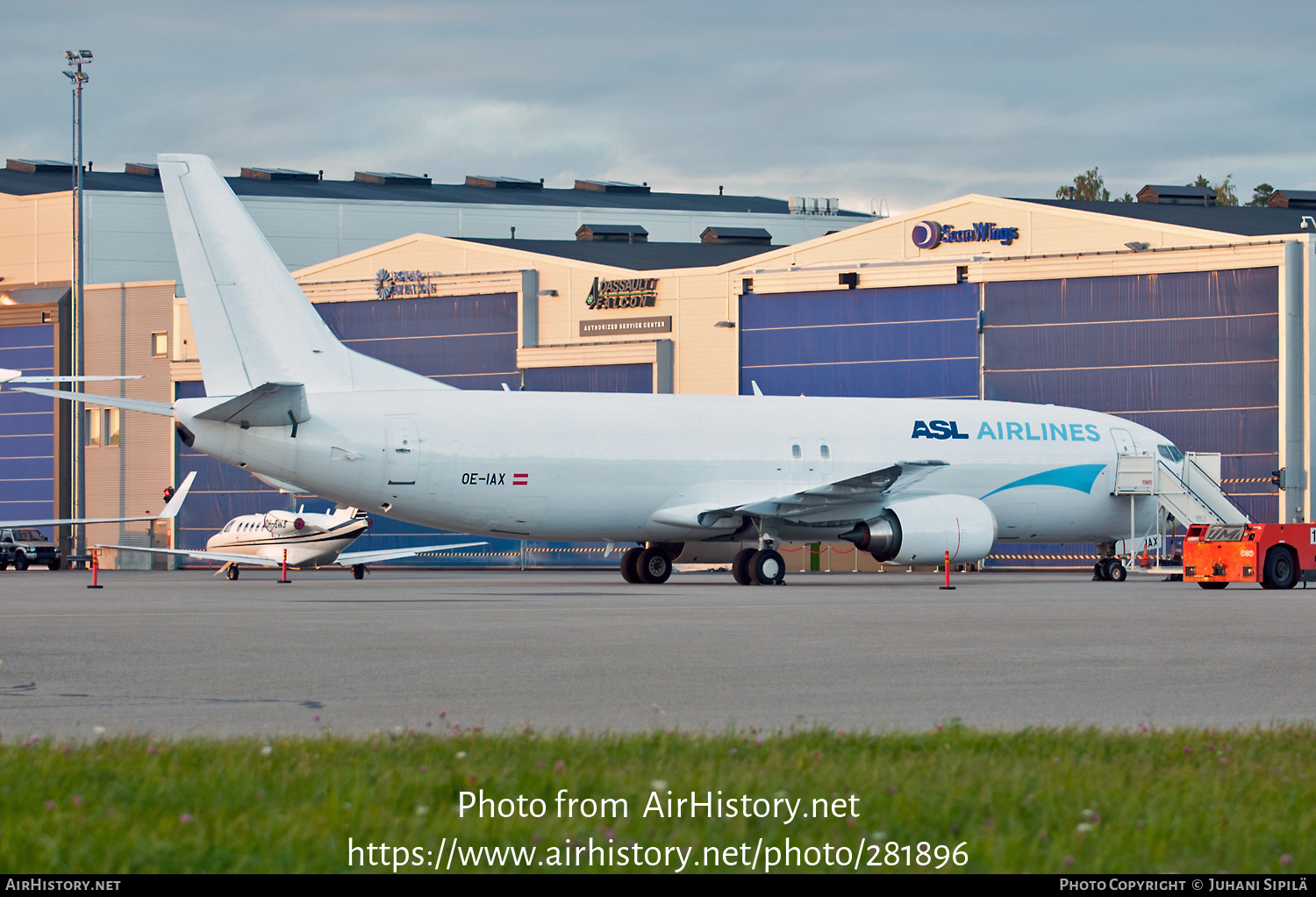 Aircraft Photo of OE-IAX | Boeing 737-48E(SF) | ASL Airlines | AirHistory.net #281896