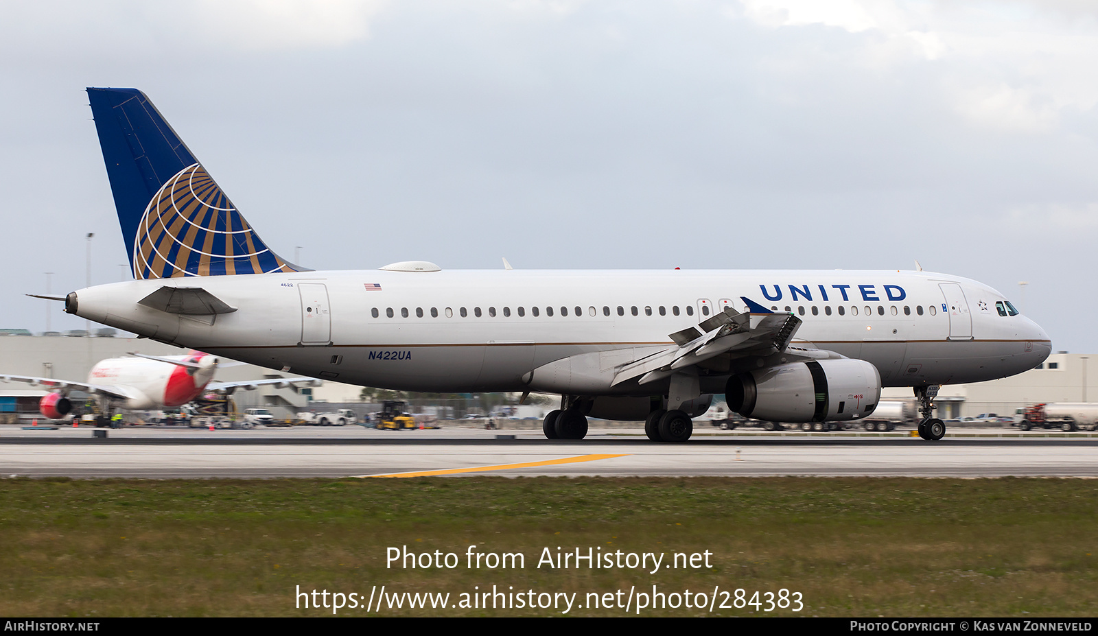 Aircraft Photo of N422UA | Airbus A320-232 | United Airlines | AirHistory.net #284383