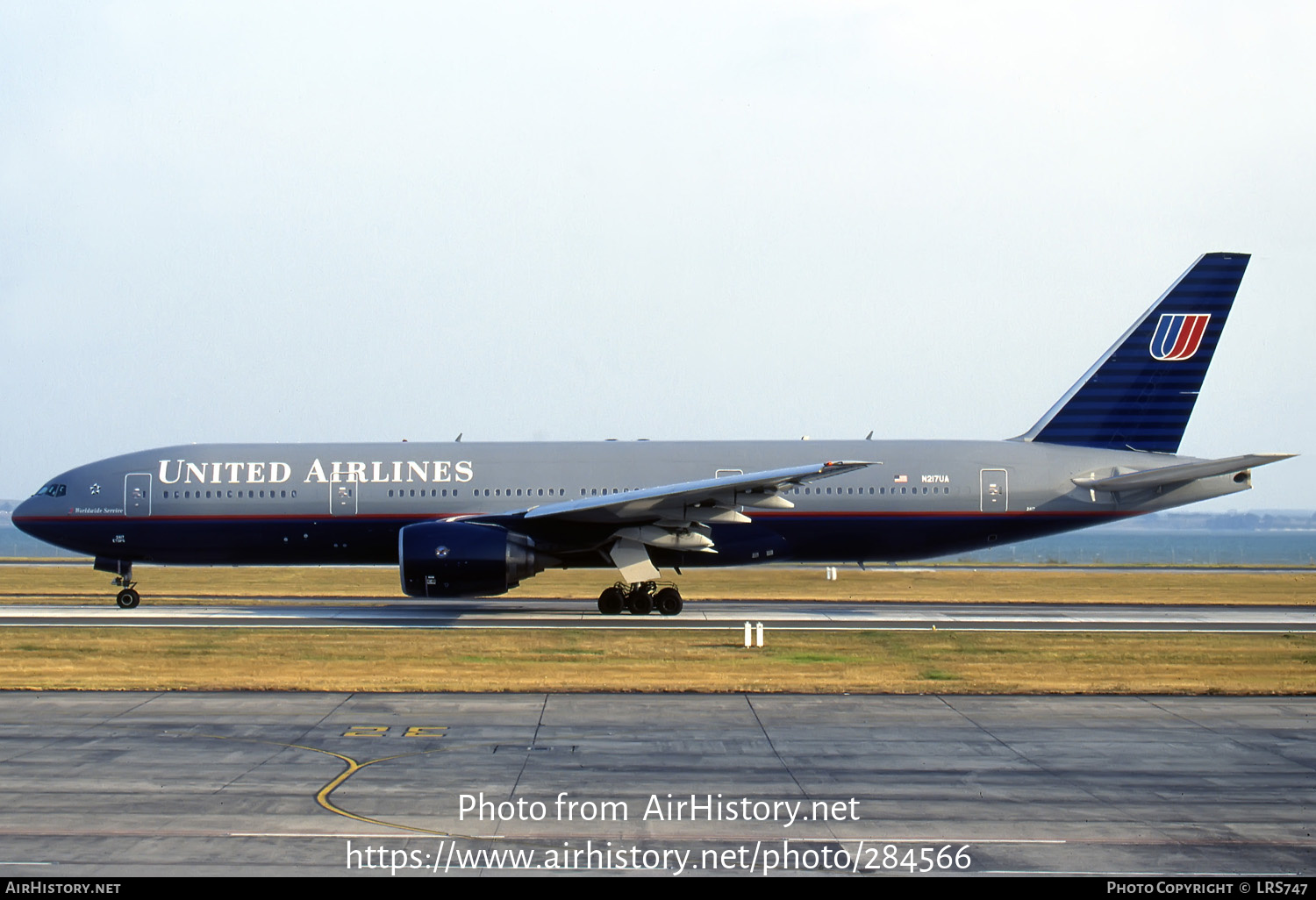 Aircraft Photo of N217UA | Boeing 777-222/ER | United Airlines | AirHistory.net #284566