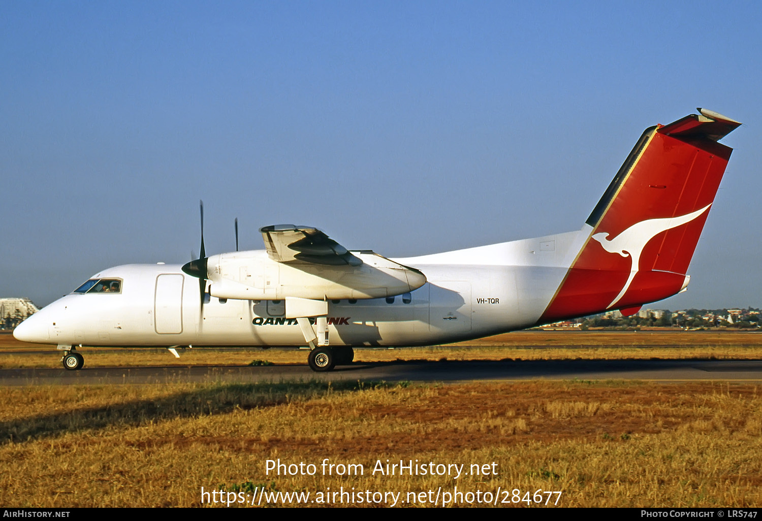 Aircraft Photo of VH-TQR | De Havilland Canada DHC-8-102 Dash 8 | QantasLink | AirHistory.net #284677