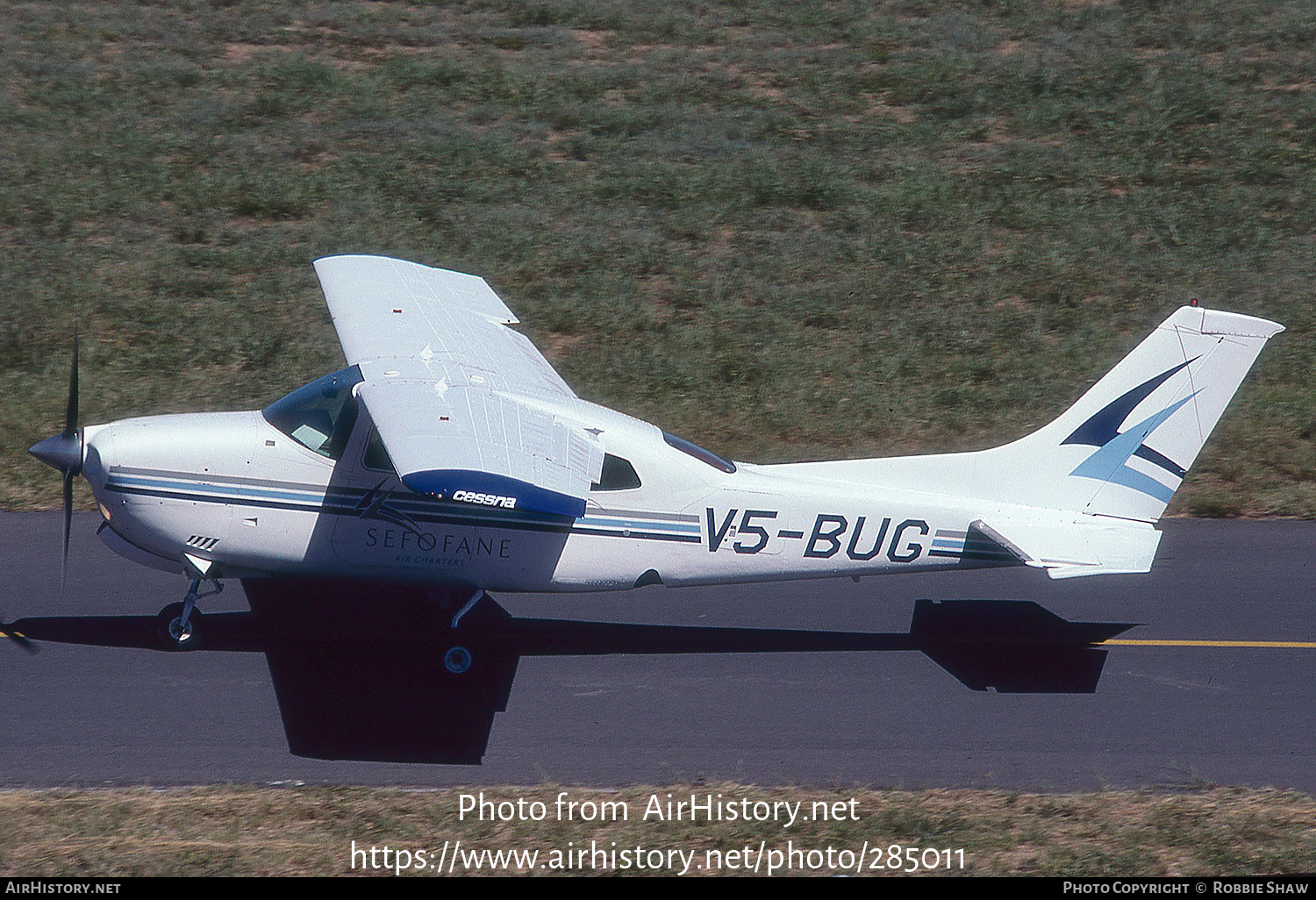 Aircraft Photo of V5-BUG | Cessna 210N Centurion | Sefofane Air Charters | AirHistory.net #285011