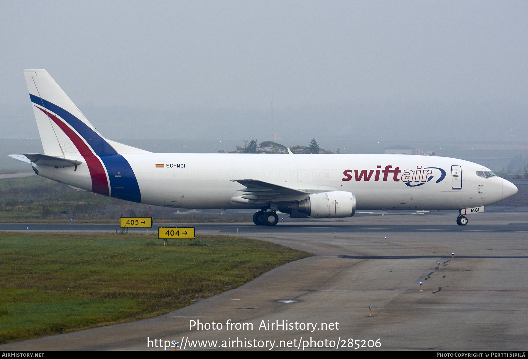 Aircraft Photo of EC-MCI | Boeing 737-4Q8(SF) | Swiftair | AirHistory.net #285206