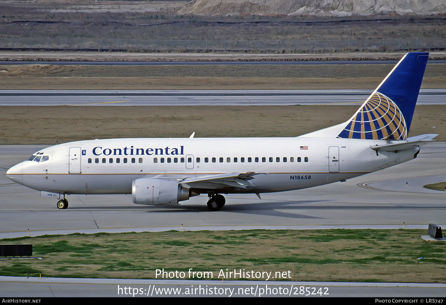 Aircraft Photo of N18658 | Boeing 737-524 | Continental Airlines | AirHistory.net #285242