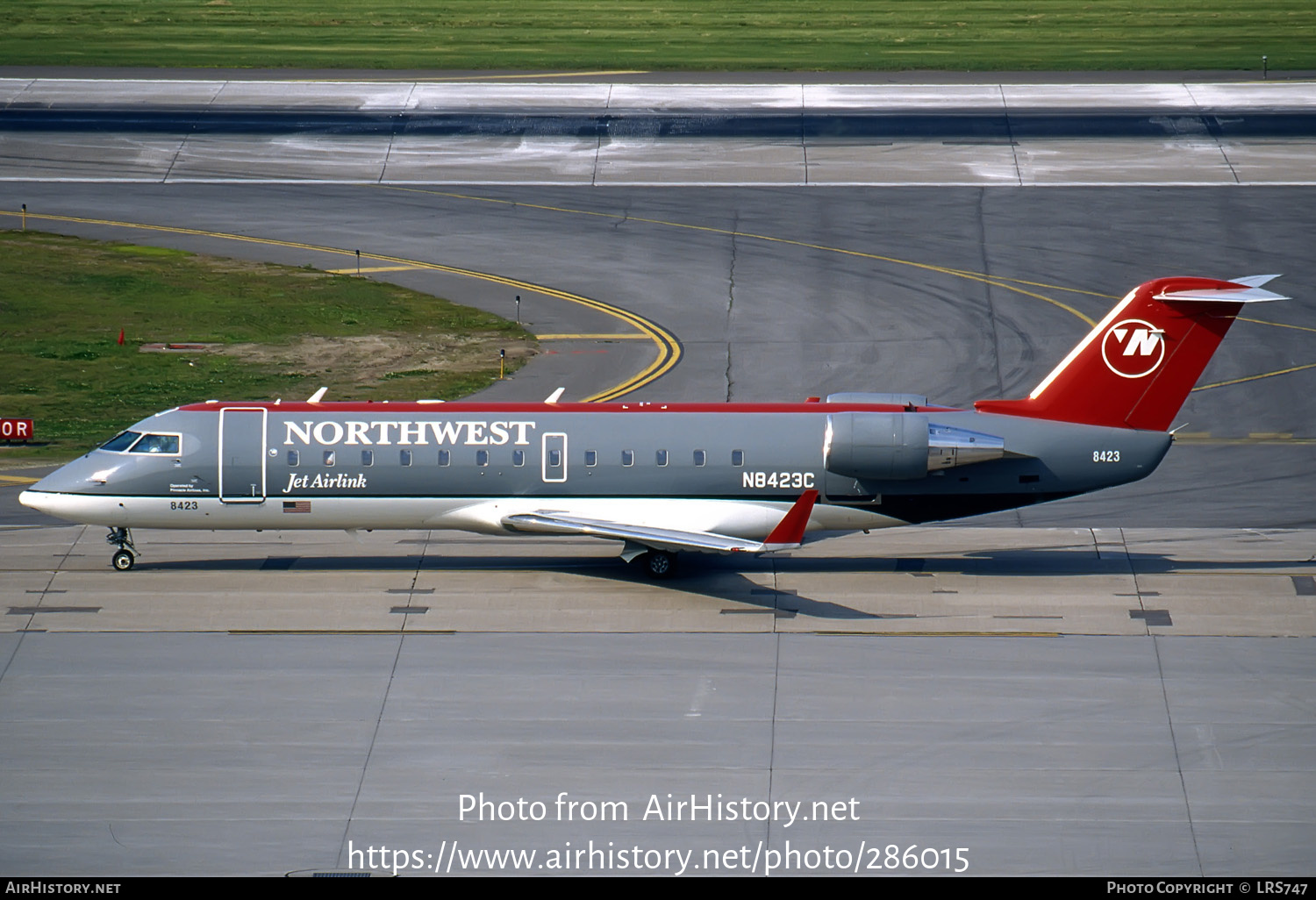 Aircraft Photo of N8423C | Bombardier CRJ-200LR (CL-600-2B19) | Northwest Jet Airlink | AirHistory.net #286015