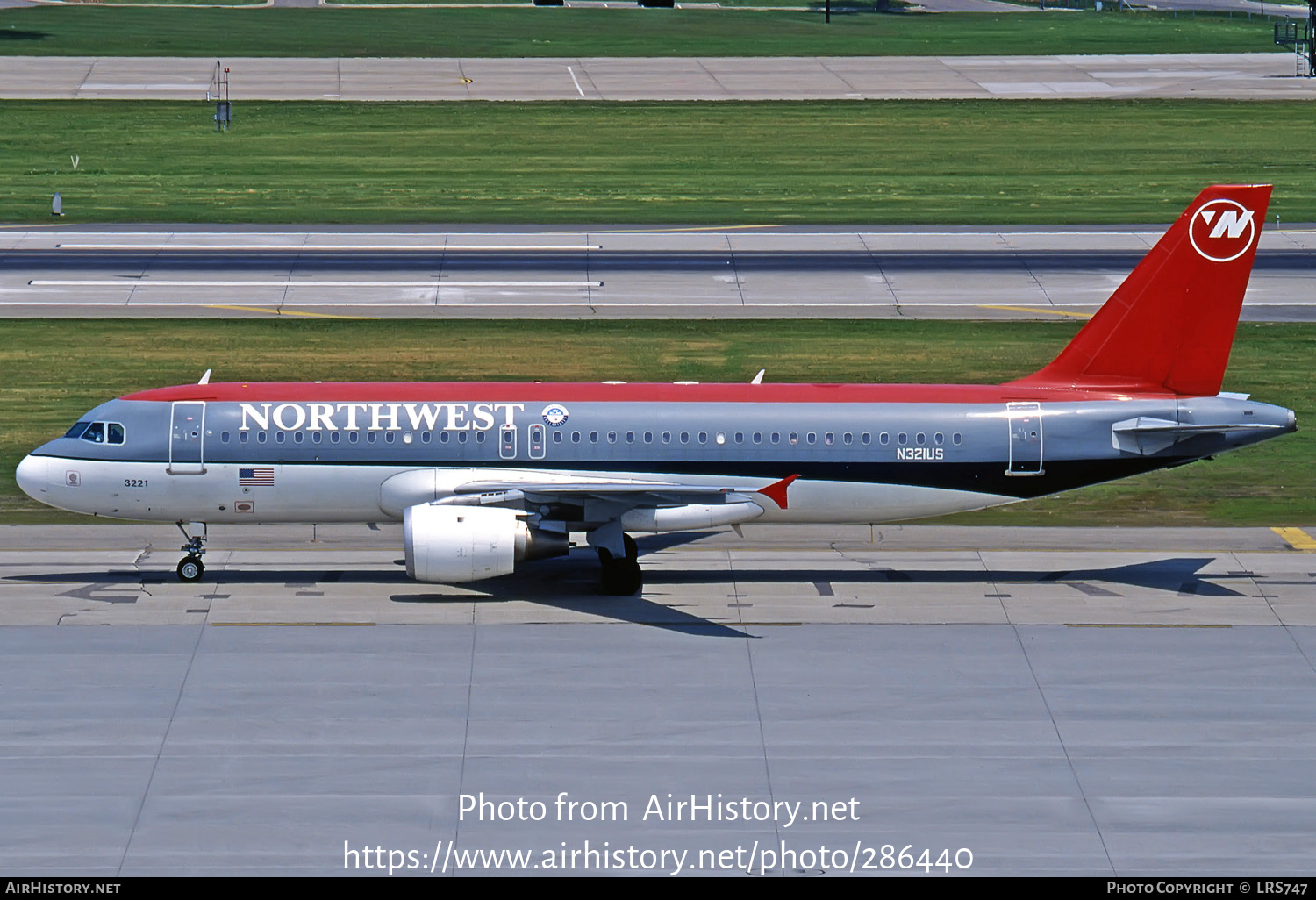 Aircraft Photo of N321US | Airbus A320-211 | Northwest Airlines | AirHistory.net #286440