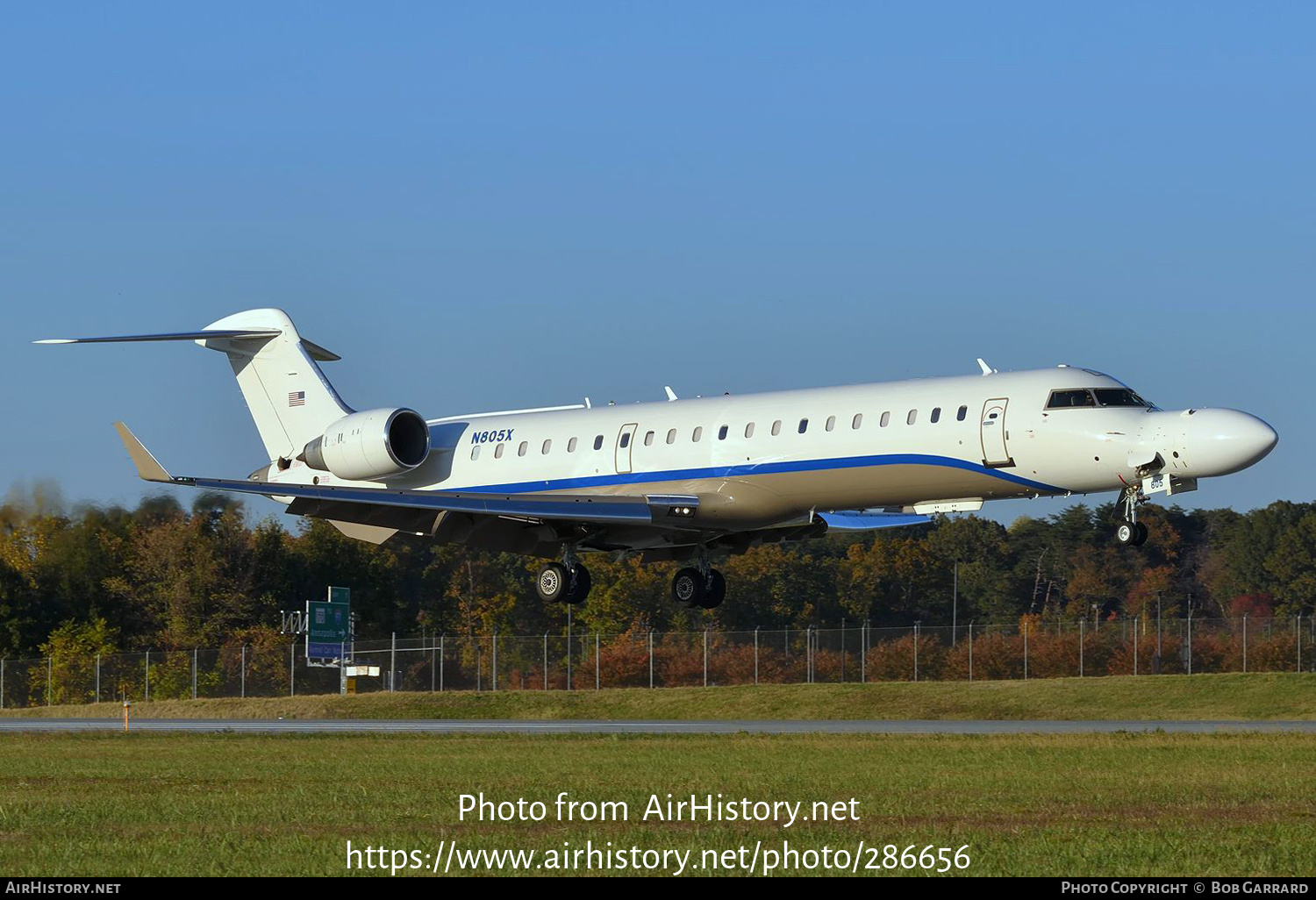 Aircraft Photo of N805X | Bombardier CRJ-701ER (CL-600-2C10) | AirHistory.net #286656