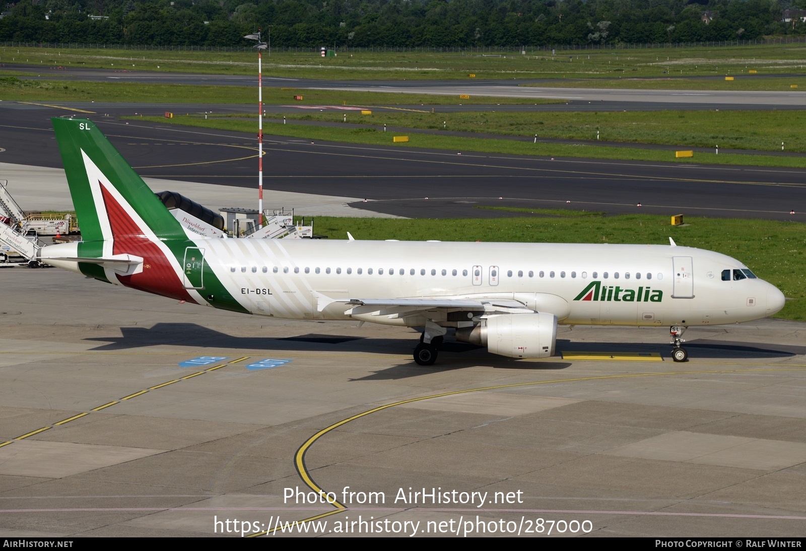 Aircraft Photo of EI-DSL | Airbus A320-216 | Alitalia | AirHistory.net #287000