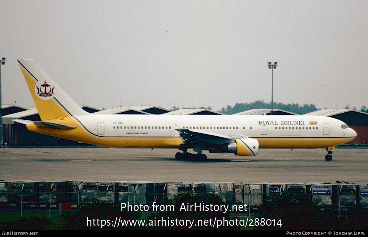 Aircraft Photo of V8-RBH | Boeing 767-33A/ER | Royal Brunei Airlines | AirHistory.net #288014