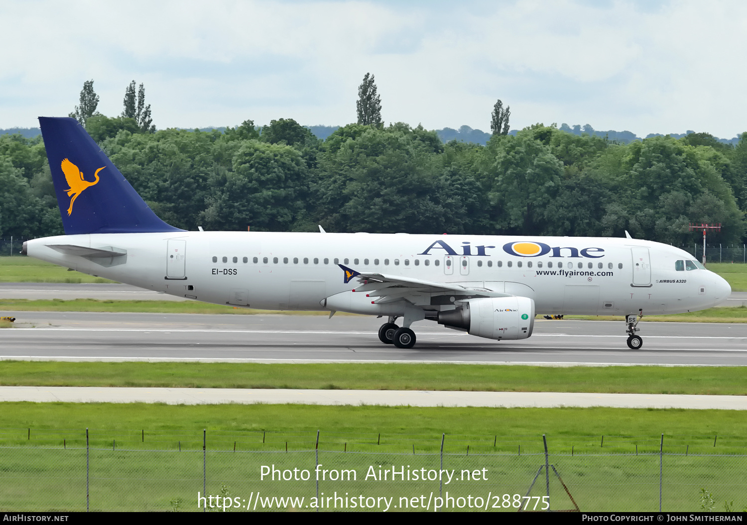 Aircraft Photo of EI-DSS | Airbus A320-216 | Air One | AirHistory.net #288775