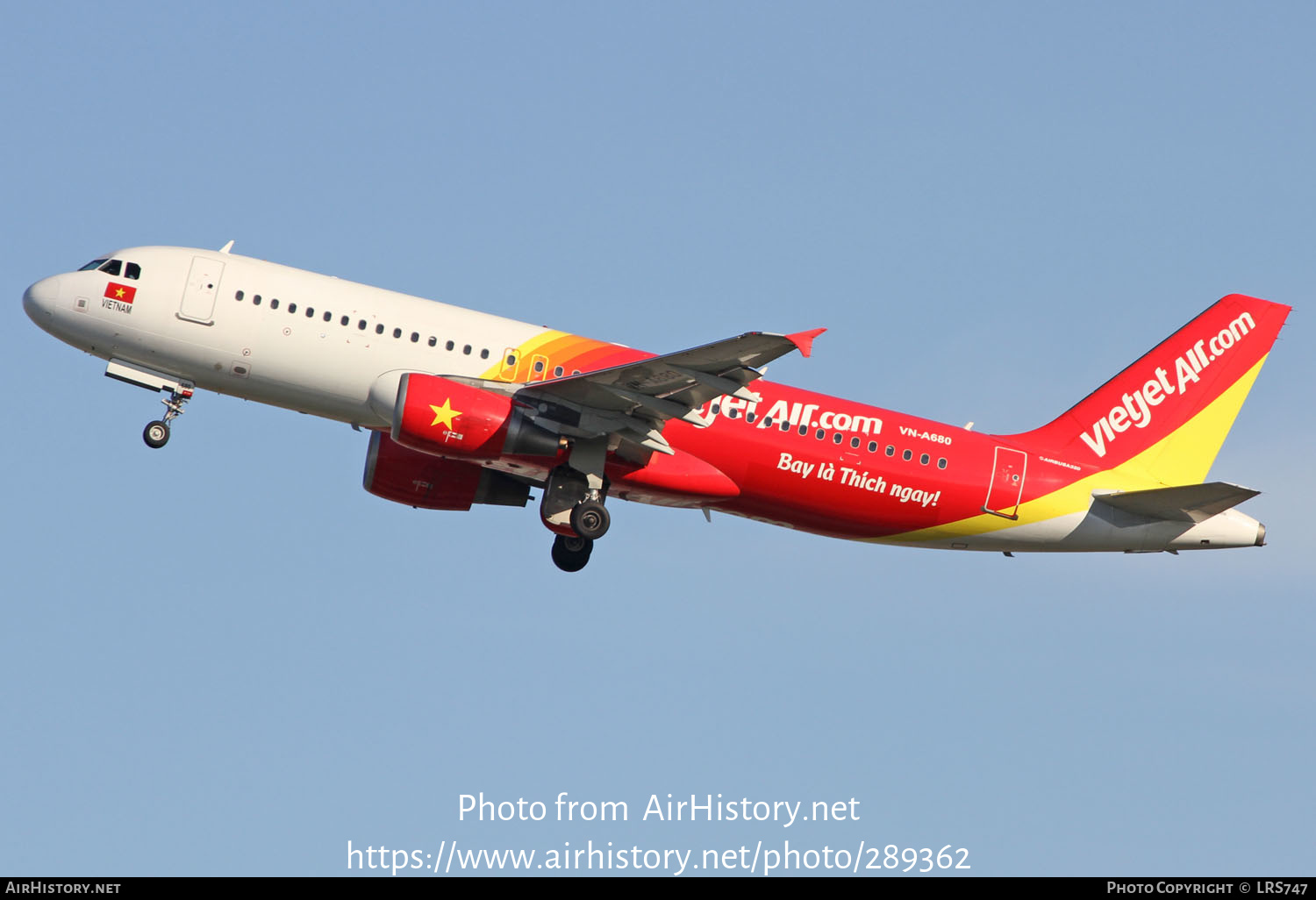 Aircraft Photo of VN-A680 | Airbus A320-214 | VietJet Air | AirHistory.net #289362