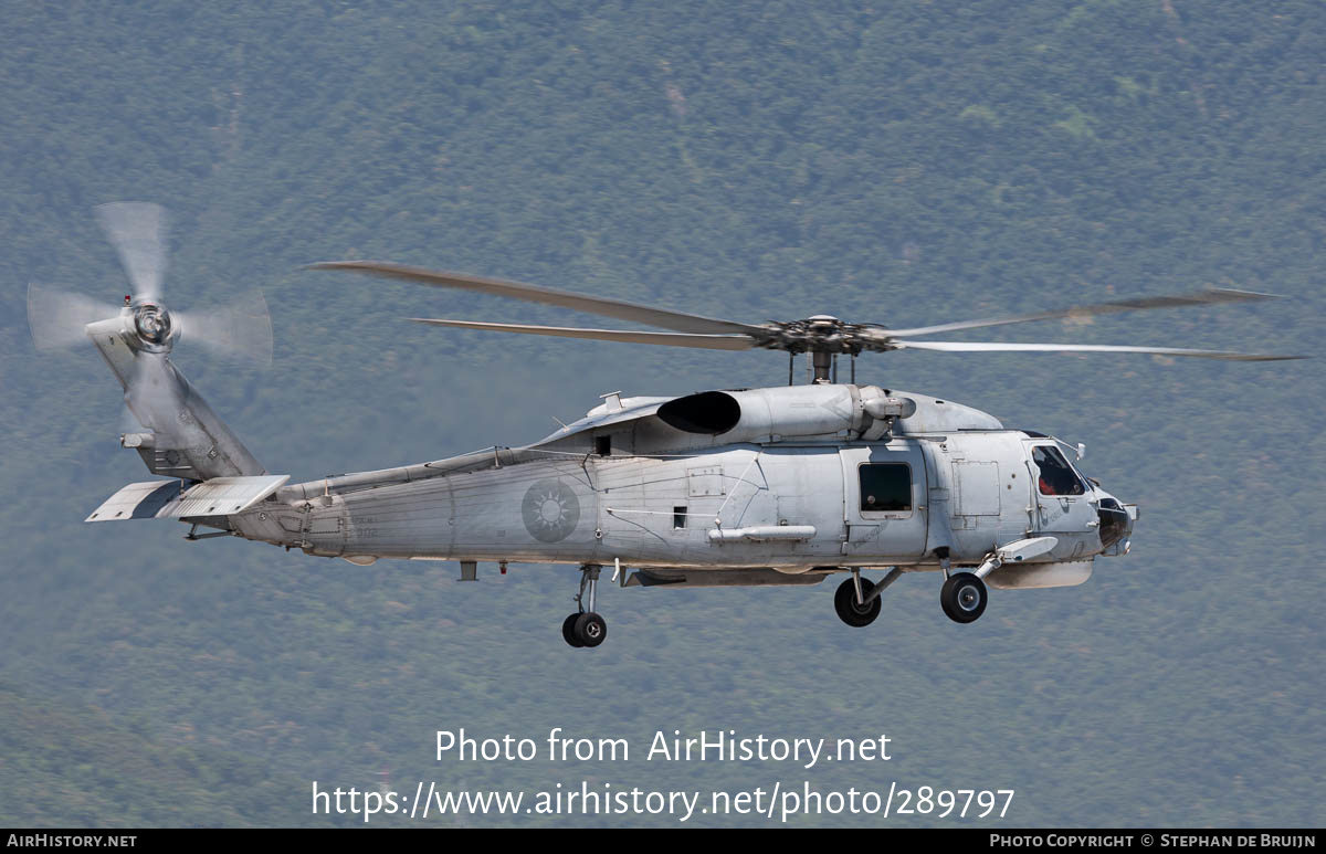 Aircraft Photo of 2302 | Sikorsky S-70C(M)-1 Thunderhawk | Taiwan - Navy | AirHistory.net #289797