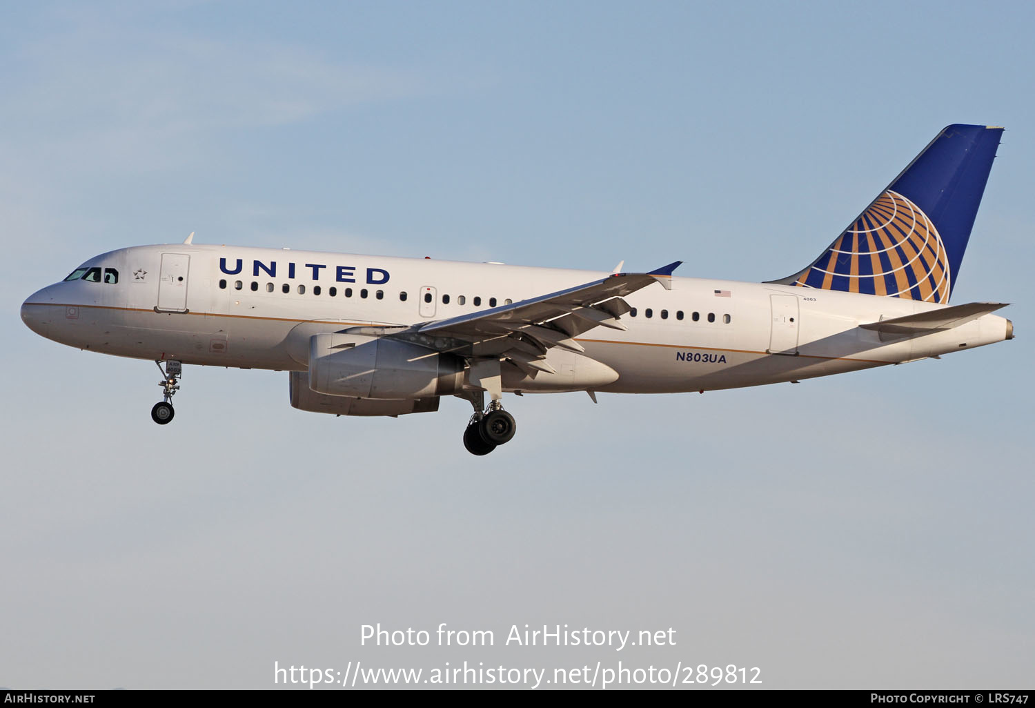 Aircraft Photo of N803UA | Airbus A319-131 | United Airlines | AirHistory.net #289812