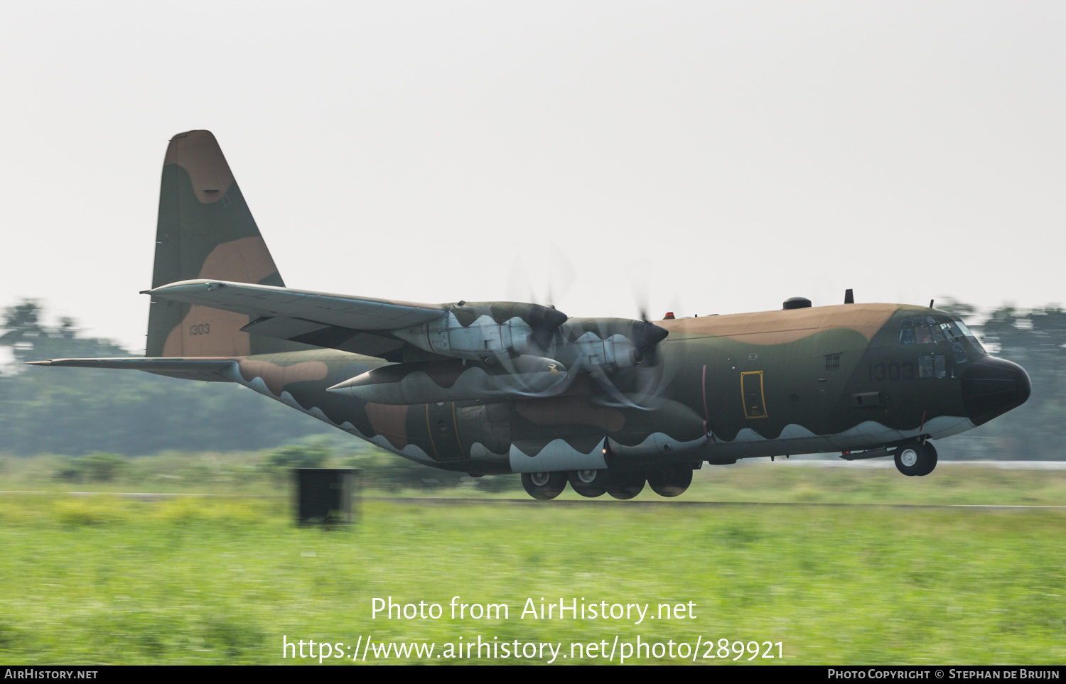 Aircraft Photo of 1303 | Lockheed C-130H Hercules | Taiwan - Air Force | AirHistory.net #289921