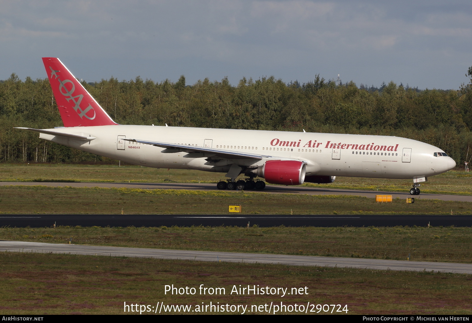 Aircraft Photo of N846AX | Boeing 777-2U8/ER | Omni Air International - OAI | AirHistory.net #290724