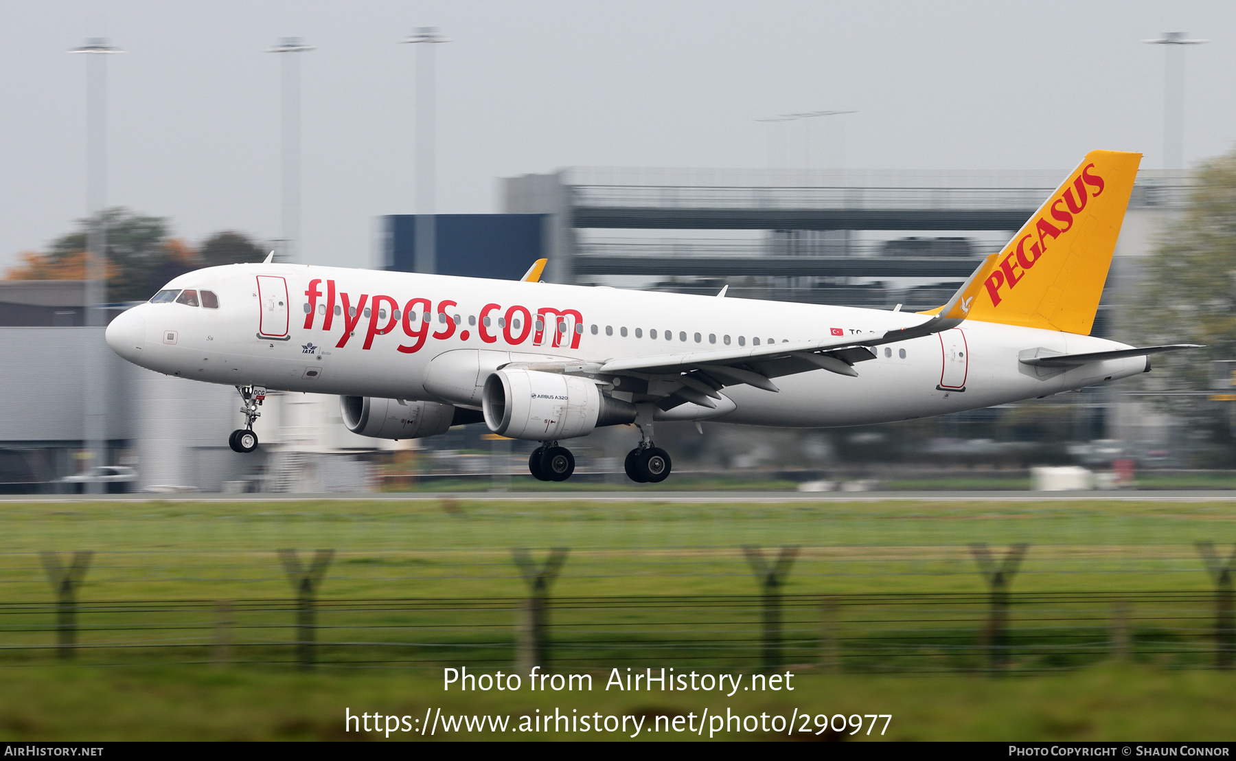 Aircraft Photo of TC-DCG | Airbus A320-214 | Pegasus Airlines | AirHistory.net #290977