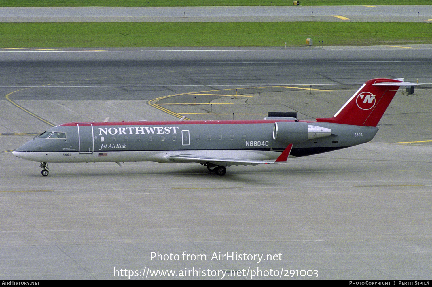 Aircraft Photo of N8604C | Bombardier CRJ-200LR (CL-600-2B19) | Northwest Jet Airlink | AirHistory.net #291003