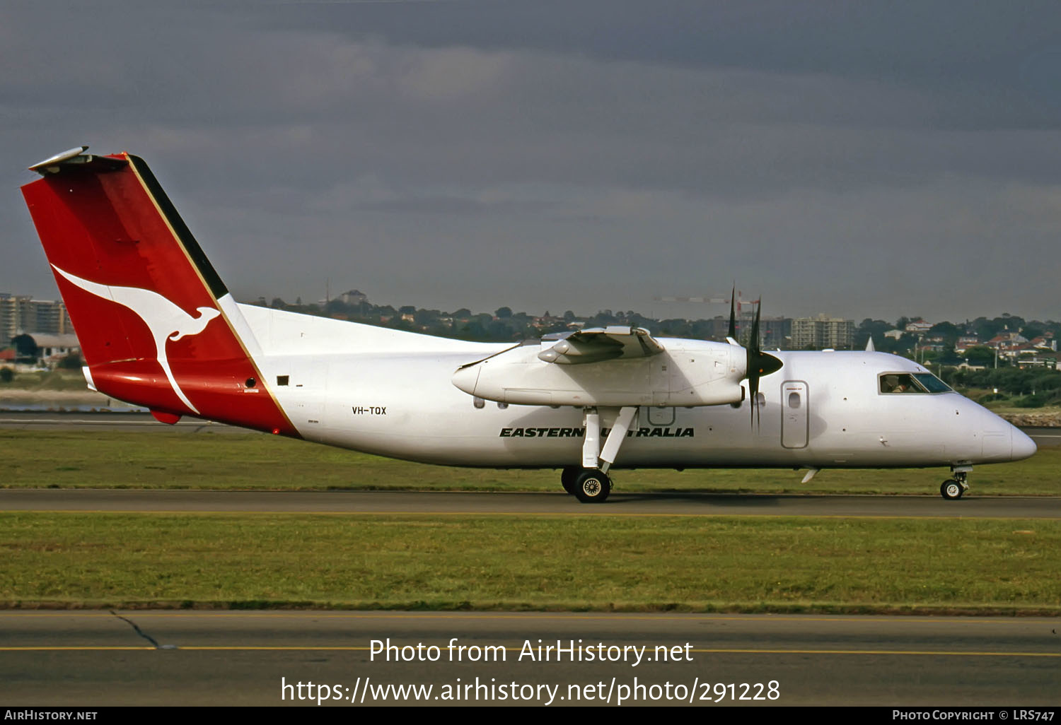 Aircraft Photo of VH-TQX | De Havilland Canada DHC-8-202 Dash 8 ...