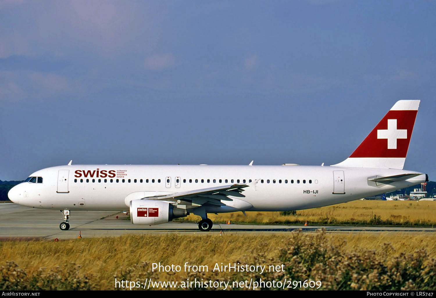 Aircraft Photo of HB-IJI | Airbus A320-214 | Swiss International Air Lines | AirHistory.net #291609