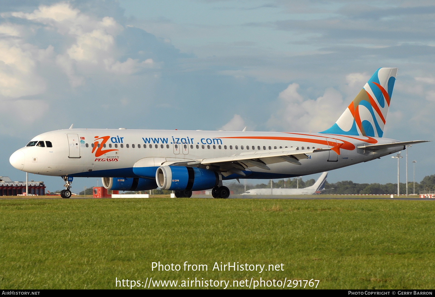 Aircraft Photo of TC-IZA | Airbus A320-233 | IZAir - Izmir Hava Yollari | AirHistory.net #291767