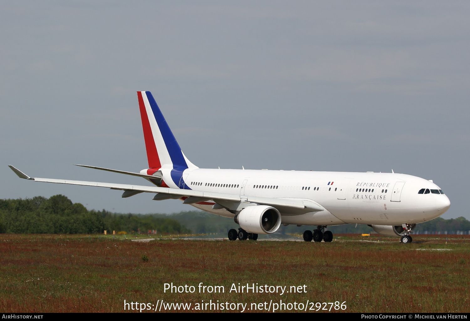 Aircraft Photo of 240 | Airbus A330-223 | France - Air Force | AirHistory.net #292786