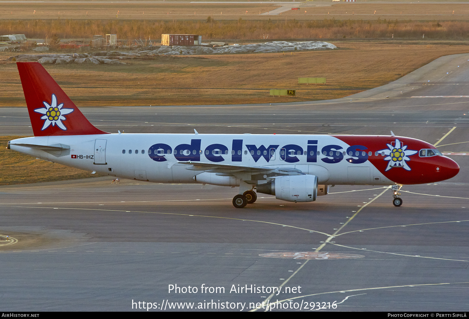 Aircraft Photo of HB-IHZ | Airbus A320-214 | Edelweiss Air | AirHistory.net #293216