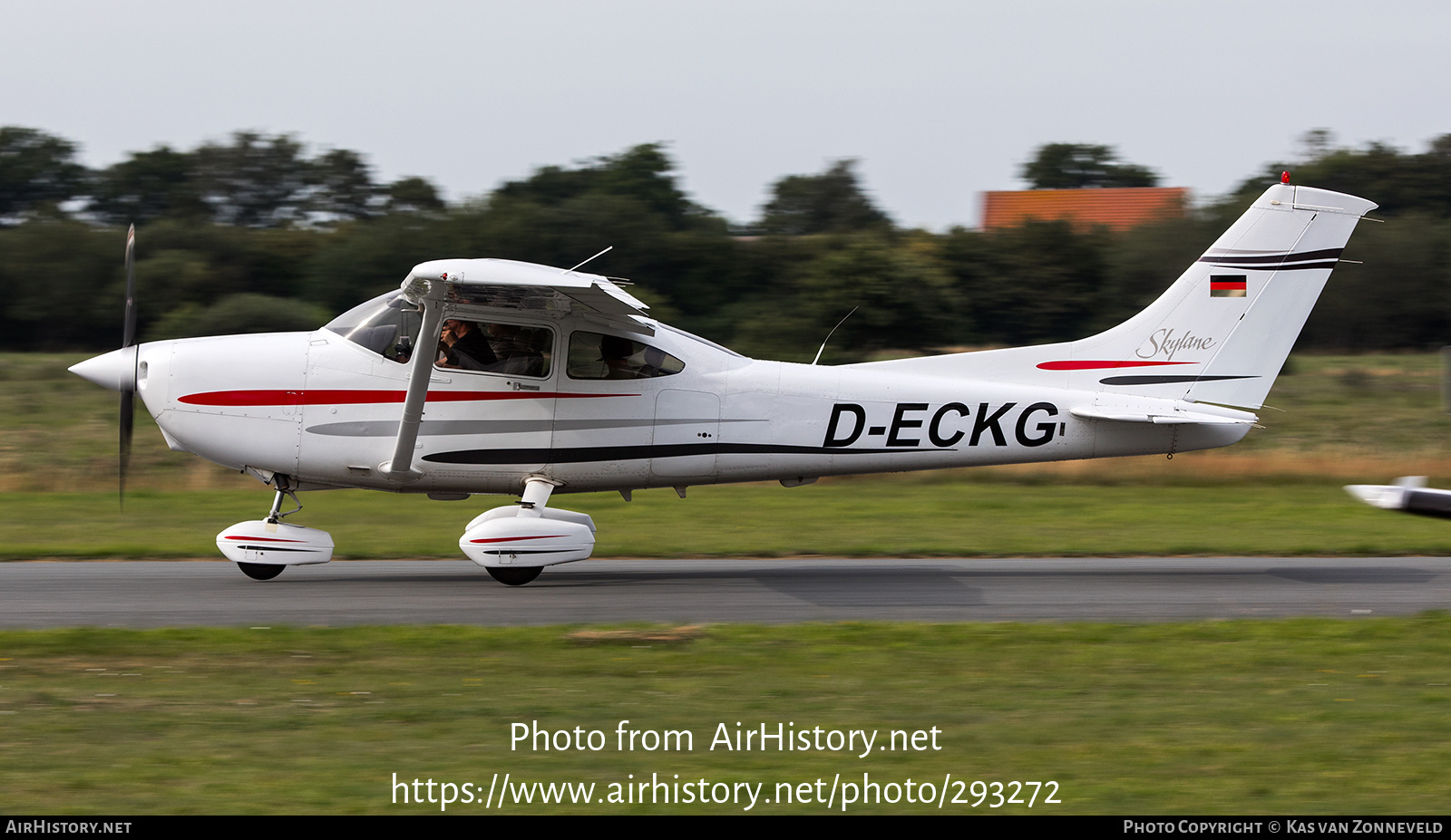 Aircraft Photo of D-ECKG | Cessna 182S Skylane | AirHistory.net #293272