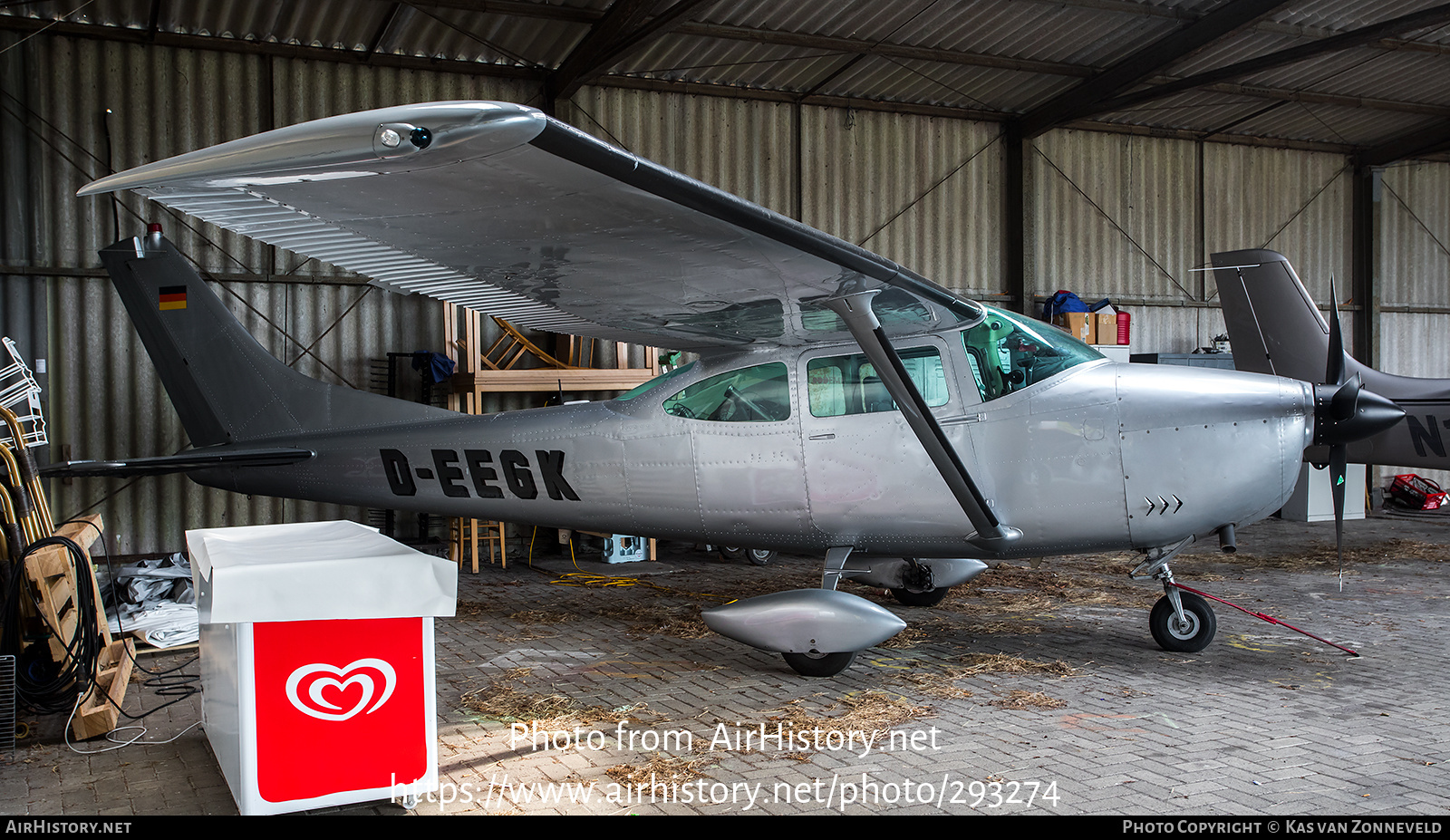 Aircraft Photo of D-EEGK | Cessna 182J Skylane | AirHistory.net #293274