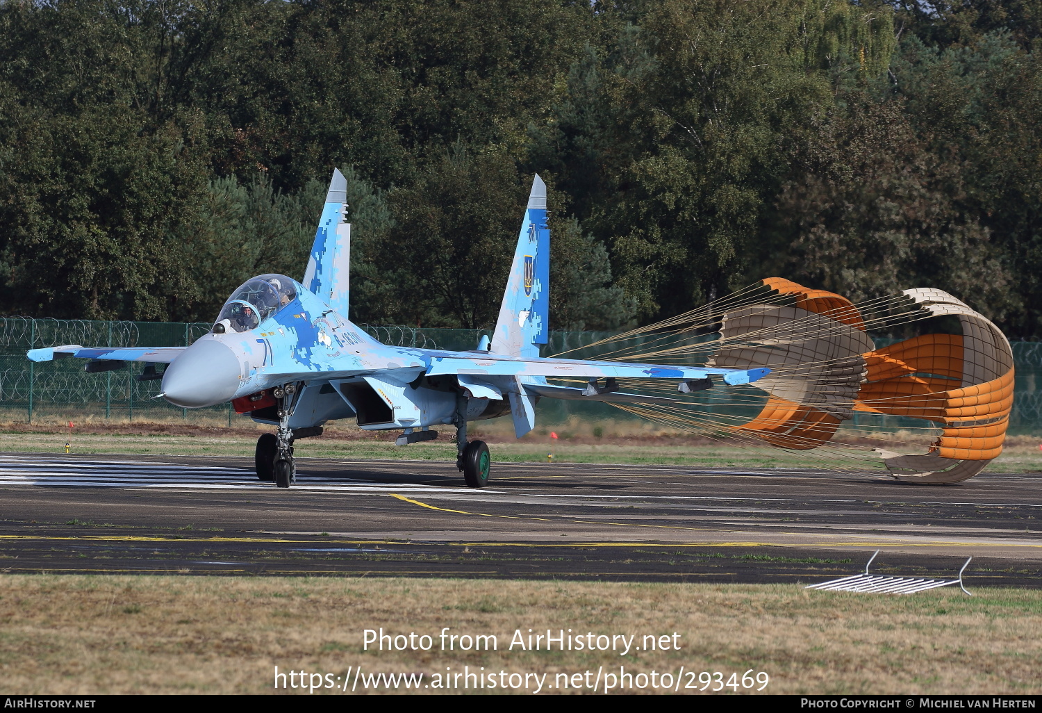 Aircraft Photo of 71 blue | Sukhoi Su-27UB1M | Ukraine - Air Force | AirHistory.net #293469