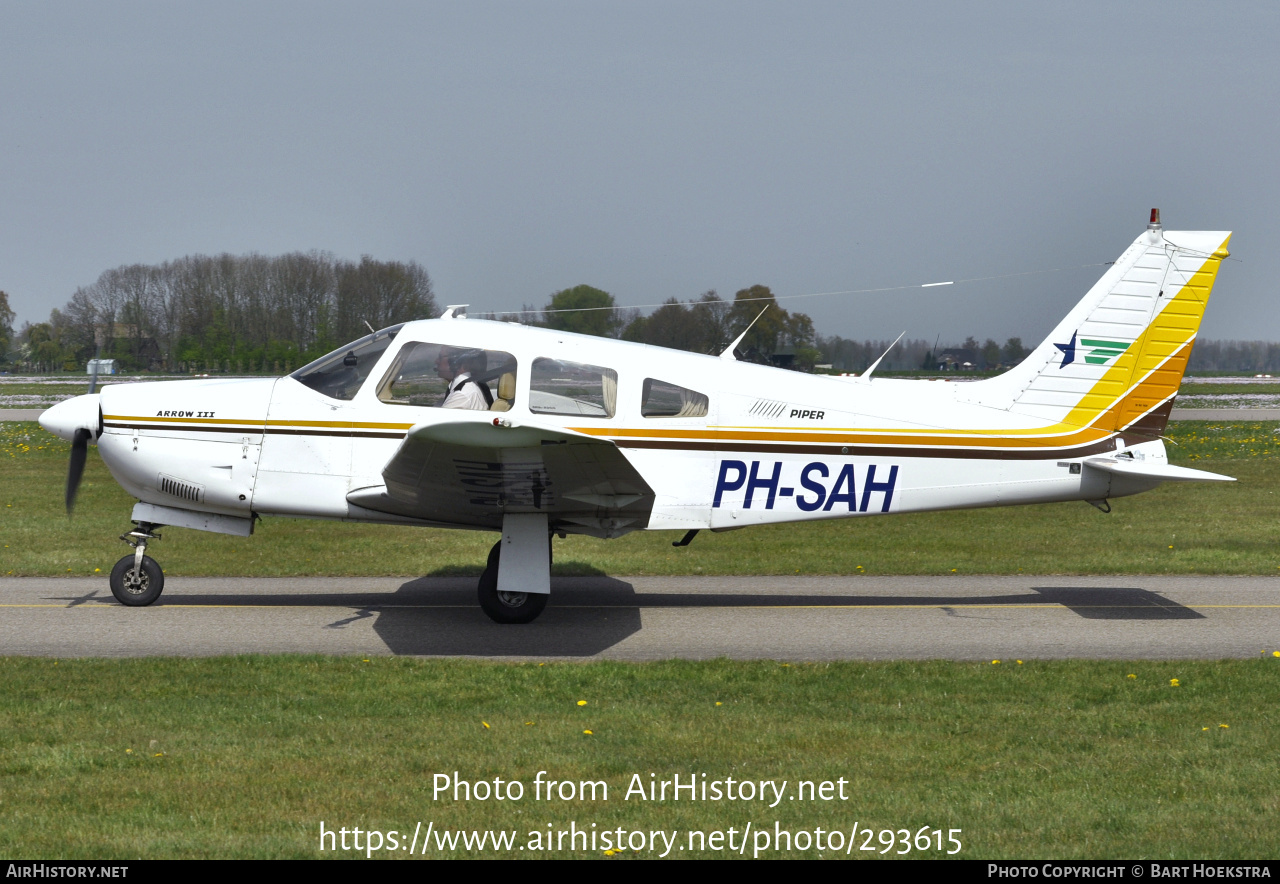 Aircraft Photo of PH-SAH | Piper PA-28R-201 Arrow III | Stella Aviation | AirHistory.net #293615