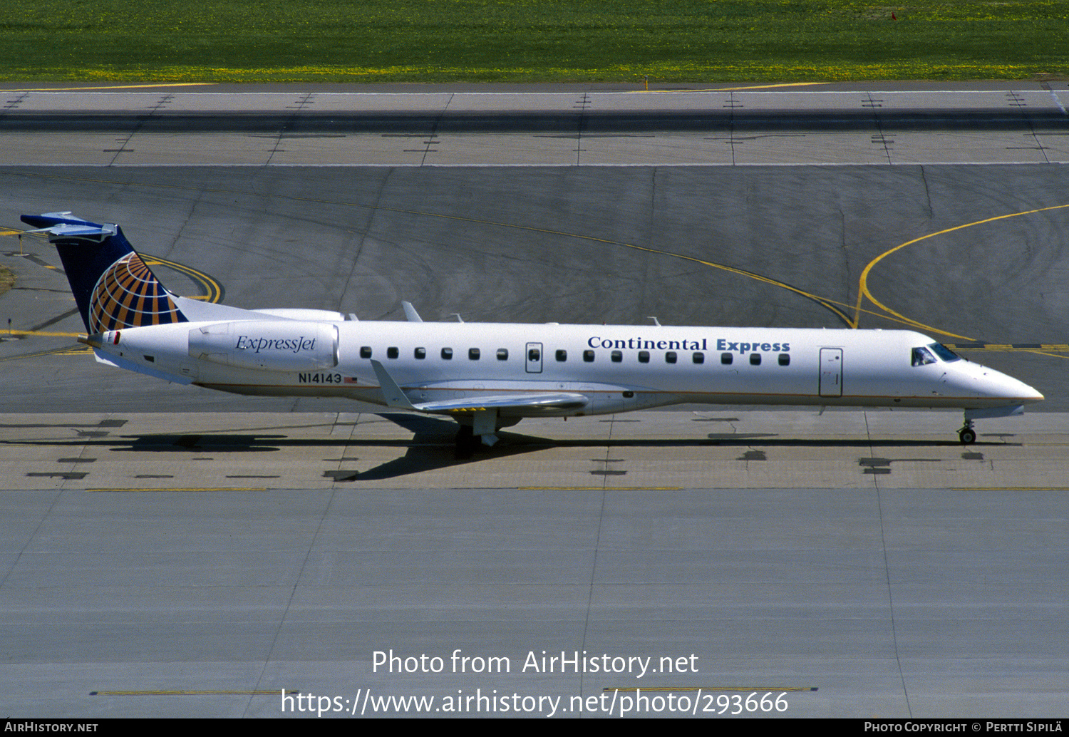 Aircraft Photo of N14143 | Embraer ERJ-145XR (EMB-145XR) | Continental Express | AirHistory.net #293666