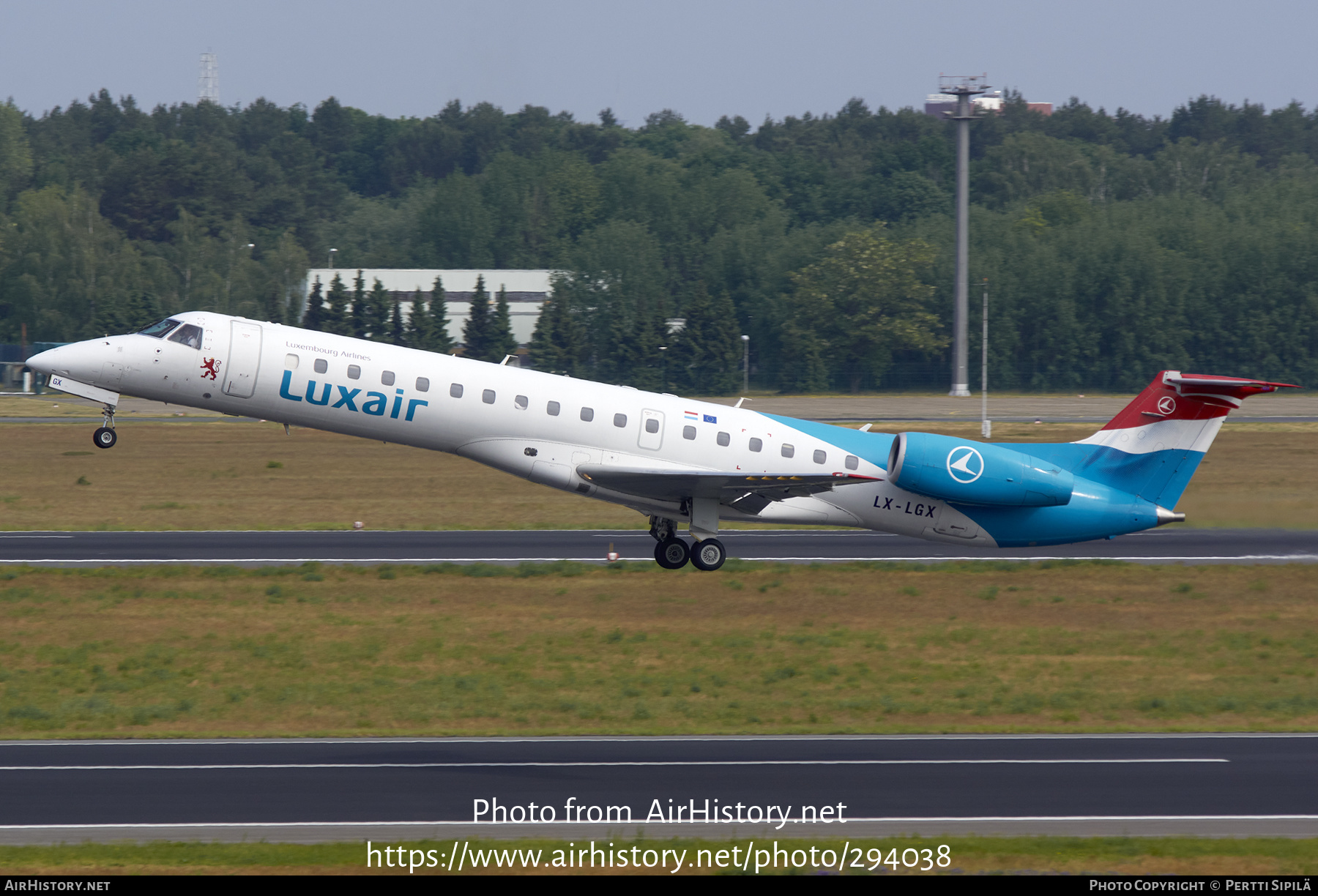 Aircraft Photo of LX-LGX | Embraer ERJ-145LU (EMB-145LU) | Luxair | AirHistory.net #294038