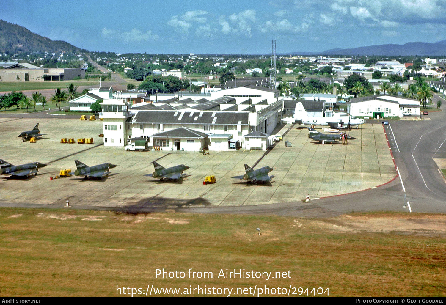 Airport photo of Townsville - International (YBTL / TSV) in Queensland ...