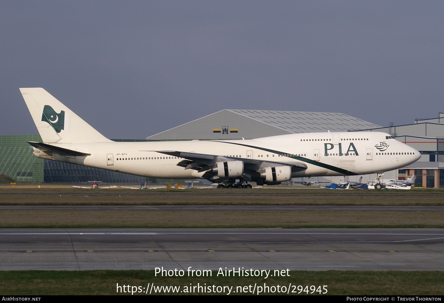 Aircraft Photo of AP-BFV | Boeing 747-367 | Pakistan International Airlines - PIA | AirHistory.net #294945