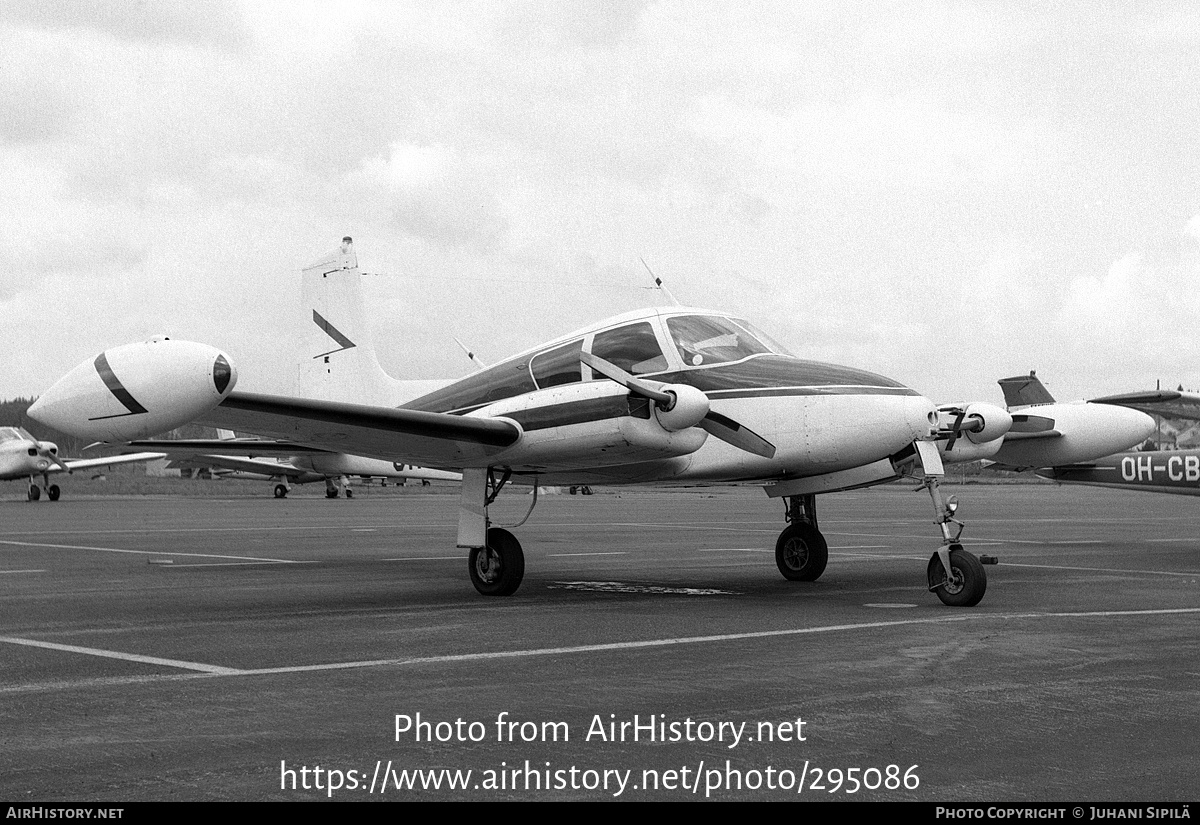 Aircraft Photo of OH-CNK | Cessna 310 | AirHistory.net #295086