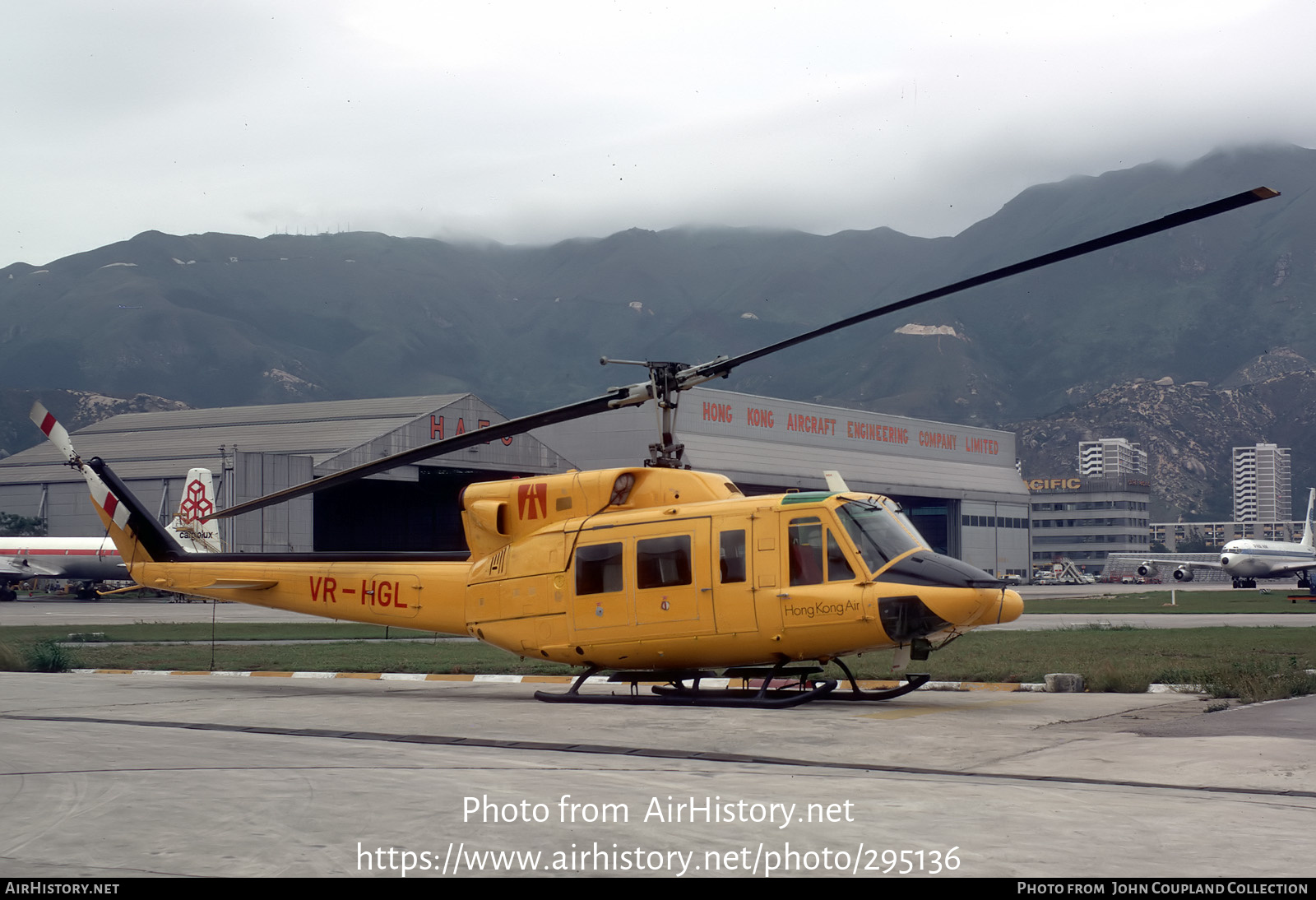 Aircraft Photo of VR-HGL | Bell 212 Twin Two-Twelve | Hong Kong Air | AirHistory.net #295136