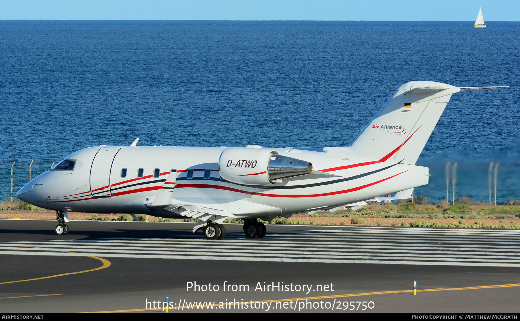 Aircraft Photo of D-ATWO | Bombardier Challenger 604 (CL-600-2B16) | Air Alliance | AirHistory.net #295750