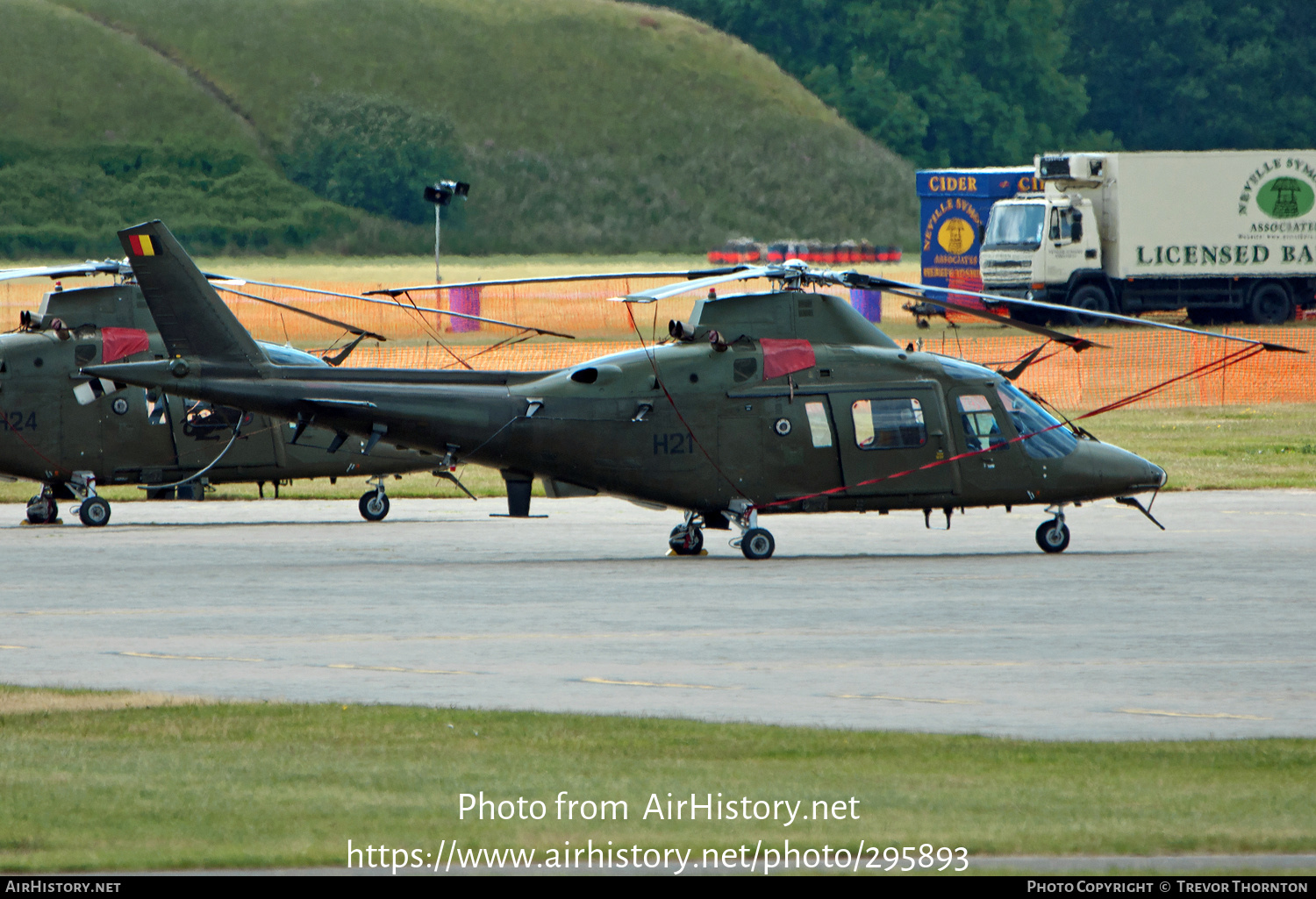 Aircraft Photo of H21 | Agusta A-109HO (A-109BA) | Belgium - Army | AirHistory.net #295893