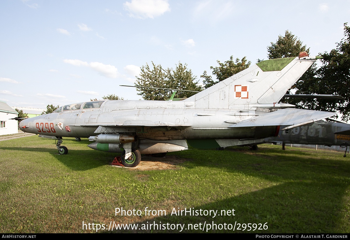 Aircraft Photo of 9298 | Mikoyan-Gurevich MiG-21UM | Poland - Air Force | AirHistory.net #295926