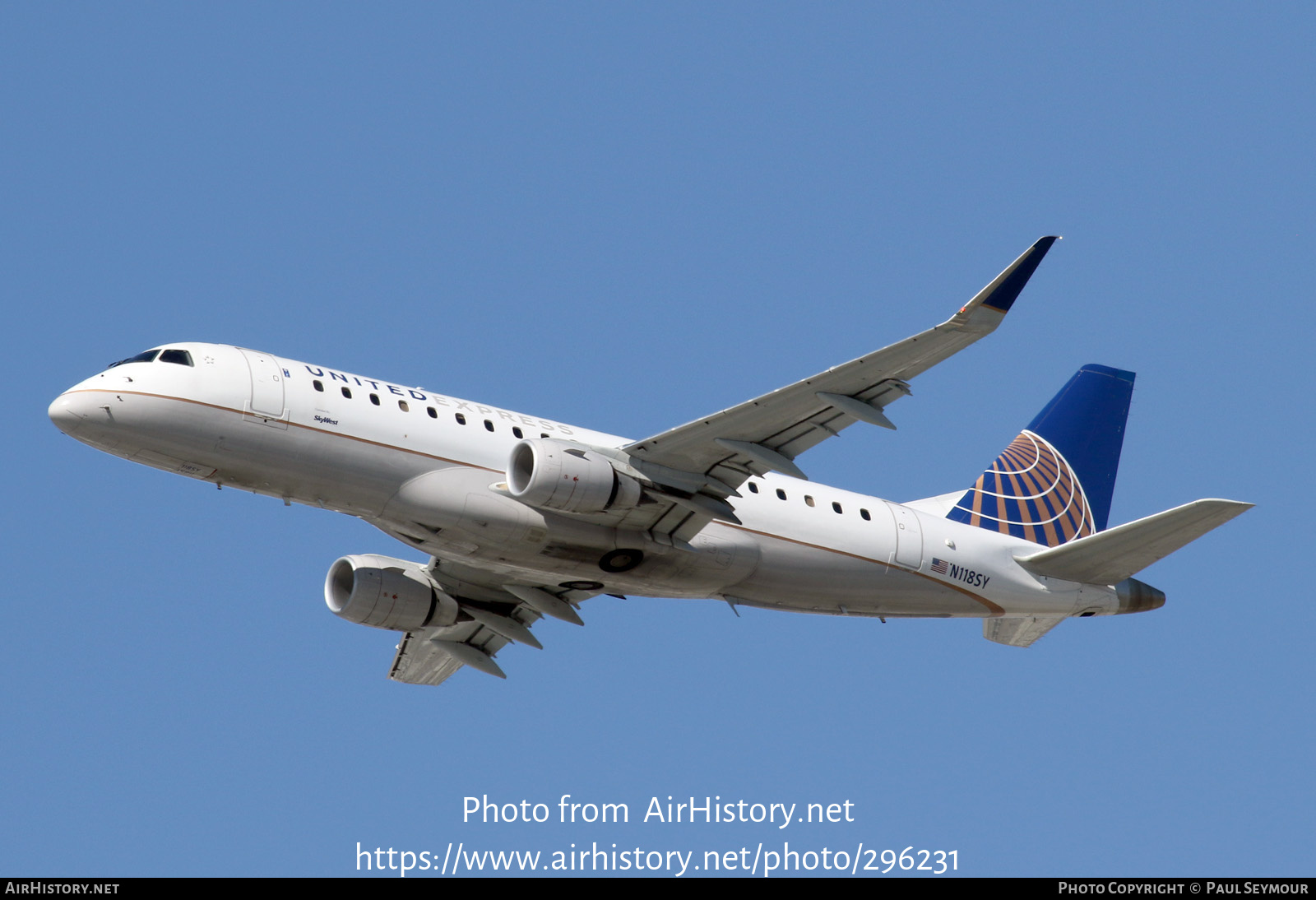 Aircraft Photo of N118SY | Embraer 175LR (ERJ-170-200LR) | United Express | AirHistory.net #296231