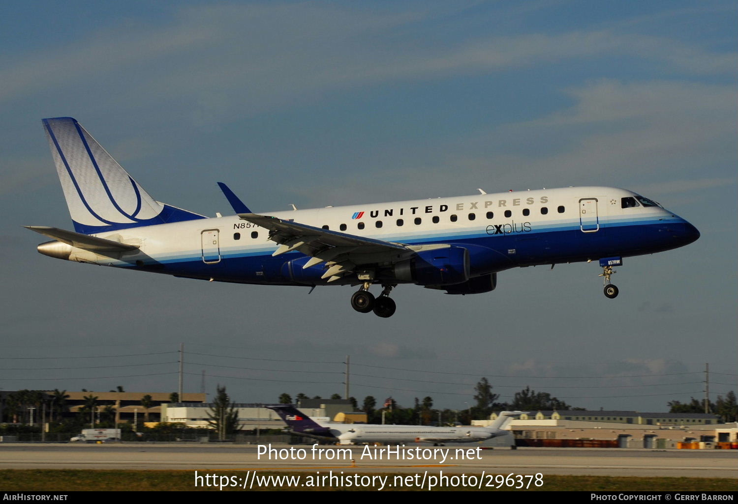 Aircraft Photo of N857RW | Embraer 170SE (ERJ-170-100SE) | United Express | AirHistory.net #296378