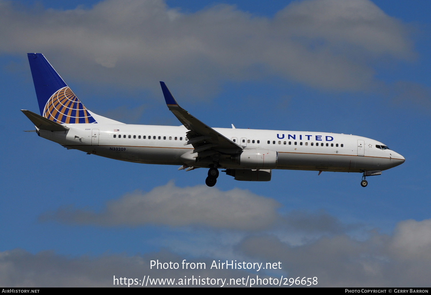 Aircraft Photo of N33209 | Boeing 737-824 | United Airlines | AirHistory.net #296658