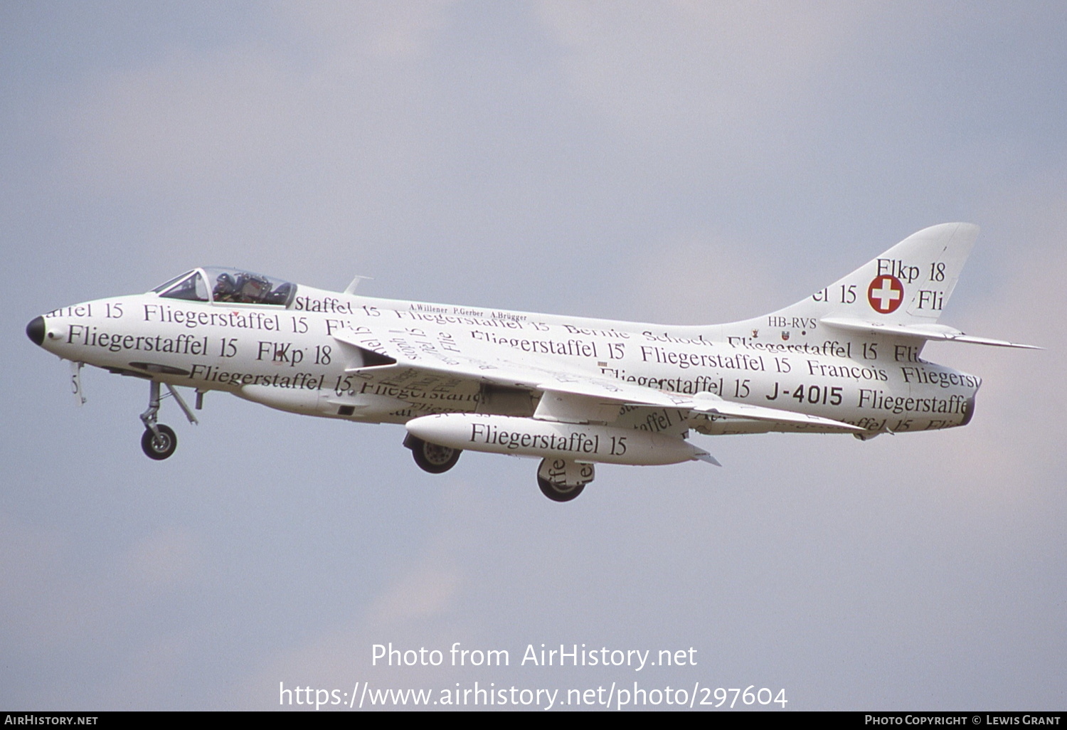 Aircraft Photo of HB-RVS / J-4015 | Hawker Hunter F58 | Switzerland - Air Force | AirHistory.net #297604