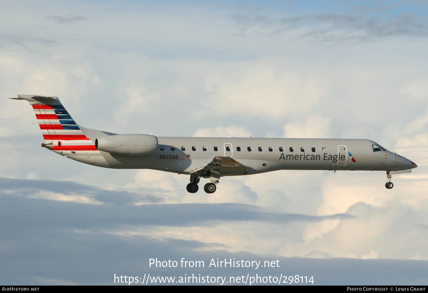 Aircraft Photo of N613AE | Embraer ERJ-145LR (EMB-145LR) | American Eagle | AirHistory.net #298114