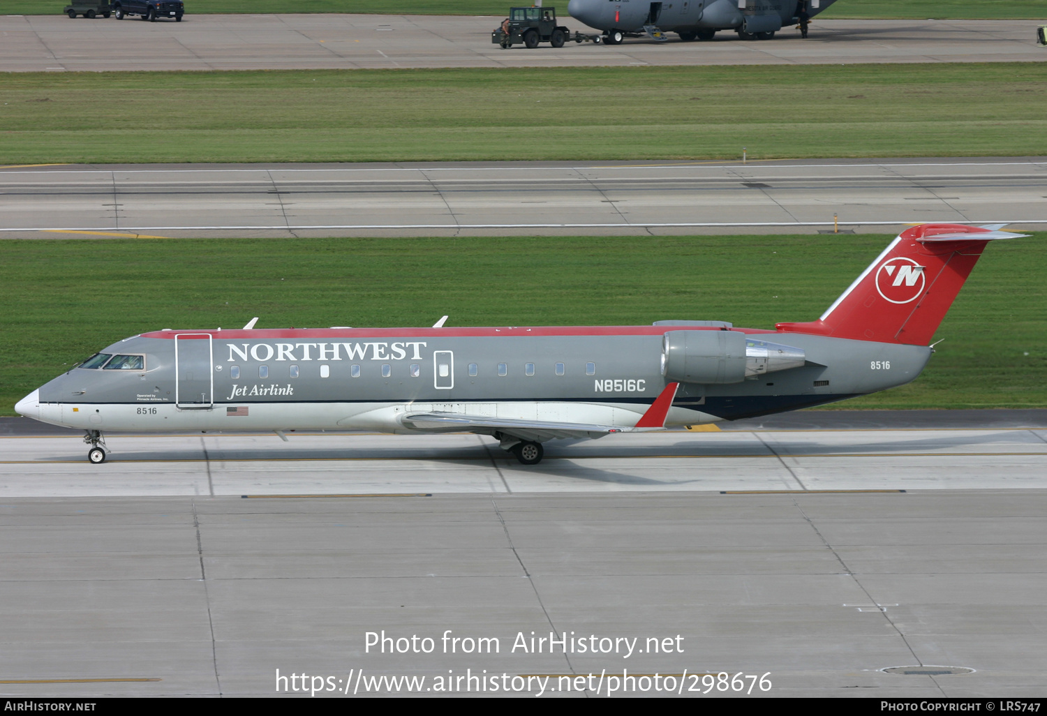 Aircraft Photo of N8516C | Bombardier CRJ-200LR (CL-600-2B19) | Northwest Jet Airlink | AirHistory.net #298676