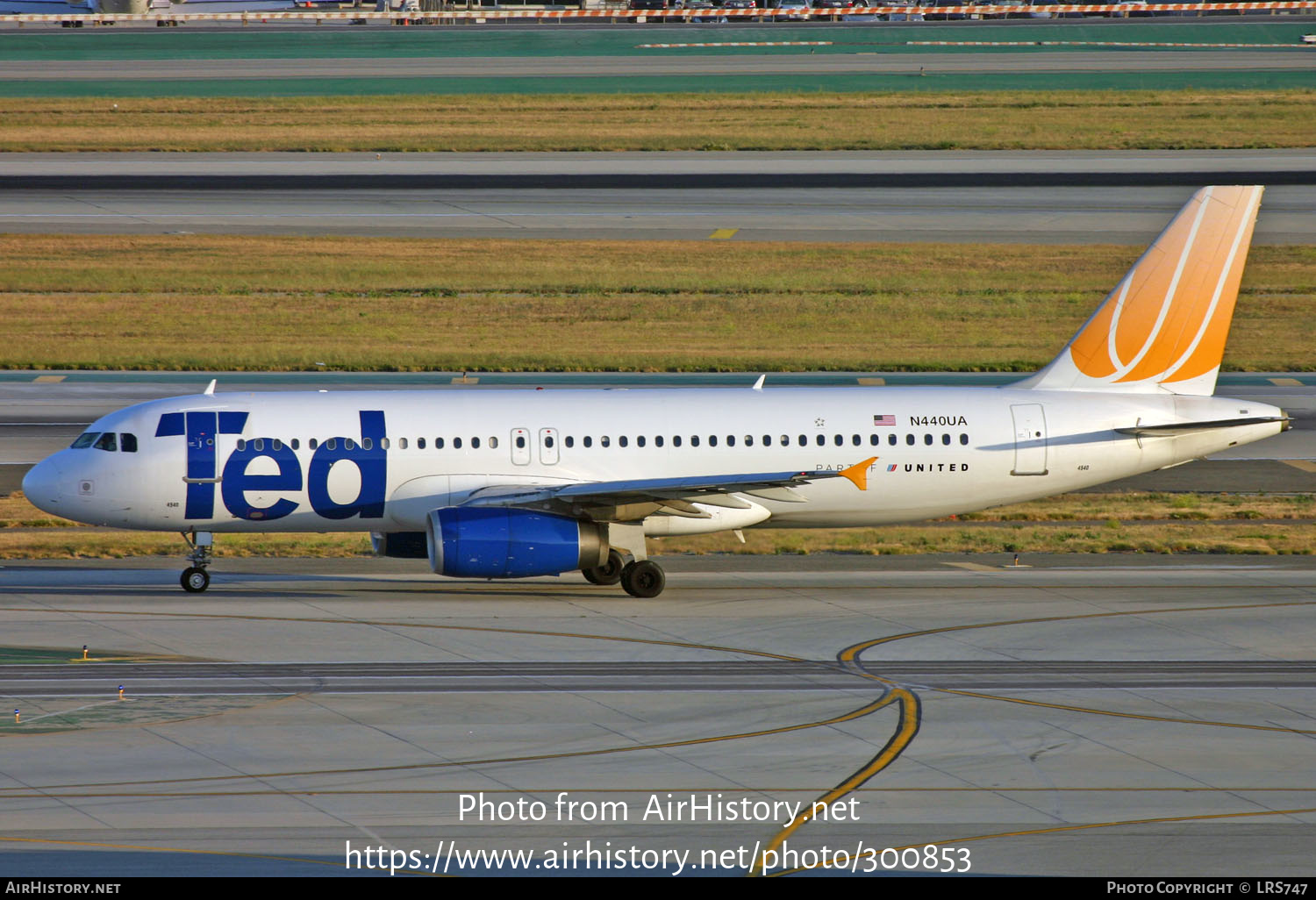 Aircraft Photo of N440UA | Airbus A320-232 | Ted | AirHistory.net #300853