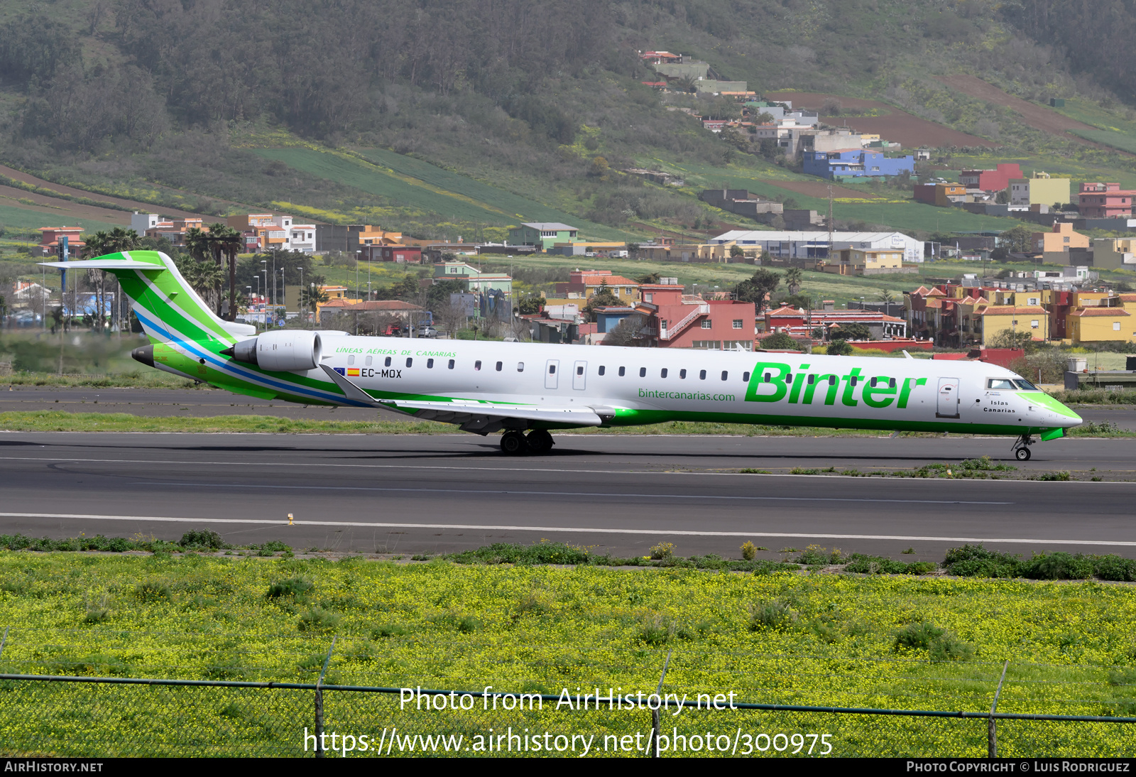 Aircraft Photo of EC-MOX | Bombardier CRJ-1000 (CL-600-2E25) | Binter Canarias | AirHistory.net #300975