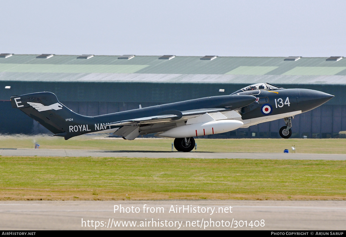 Aircraft Photo of G-CVIX / XP924 | De Havilland D.H. 110 Sea Vixen FAW2 | UK - Navy | AirHistory.net #301408